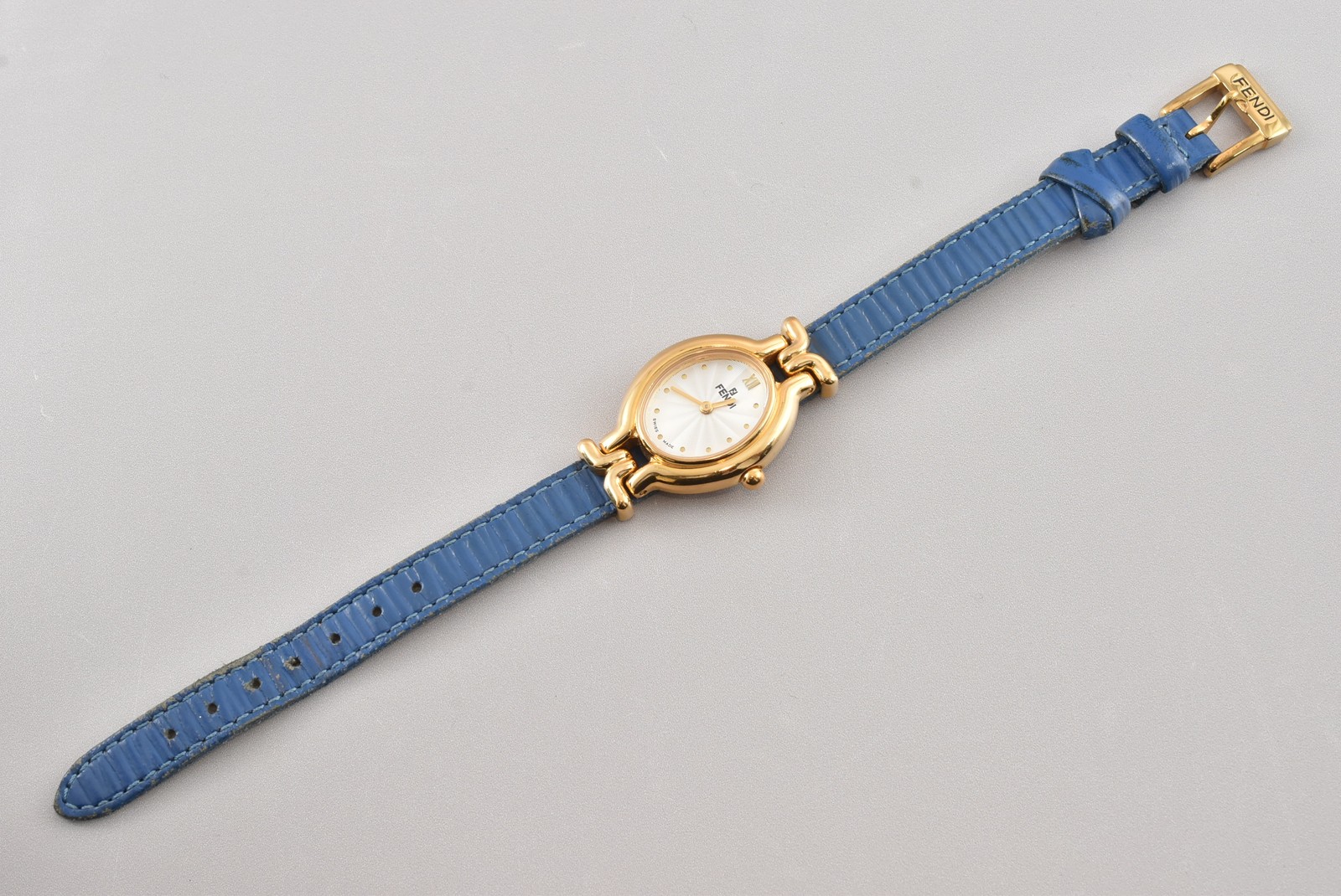 BOX Vintage FENDI Chameleon 640L 5 Change Belts Gold Ladies Qz Watch From JAPAN