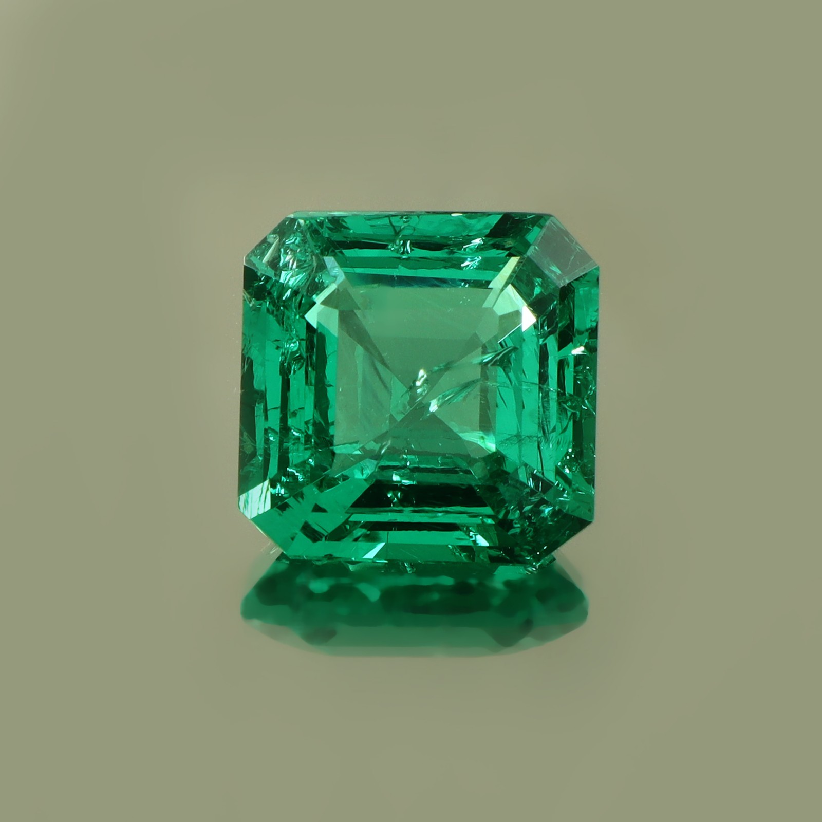 15×15 MM Lab Grown Colombian Ethical Green Emerald Loose Gemstone Asscher Cut