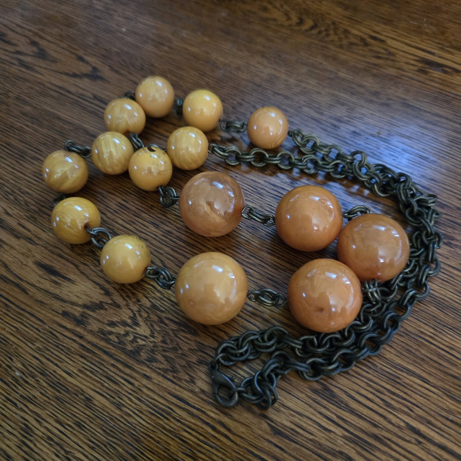 VTG Tested Bakelite Art Deco Egg Yolk Butterscotch Graduated Bead Necklace 114 G