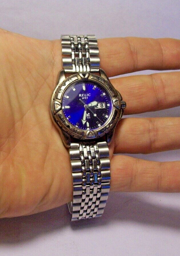 Relic Wet Deep Blue Mens Swiss Watch Easy To Read Date WR 165′ Looks Runs Great