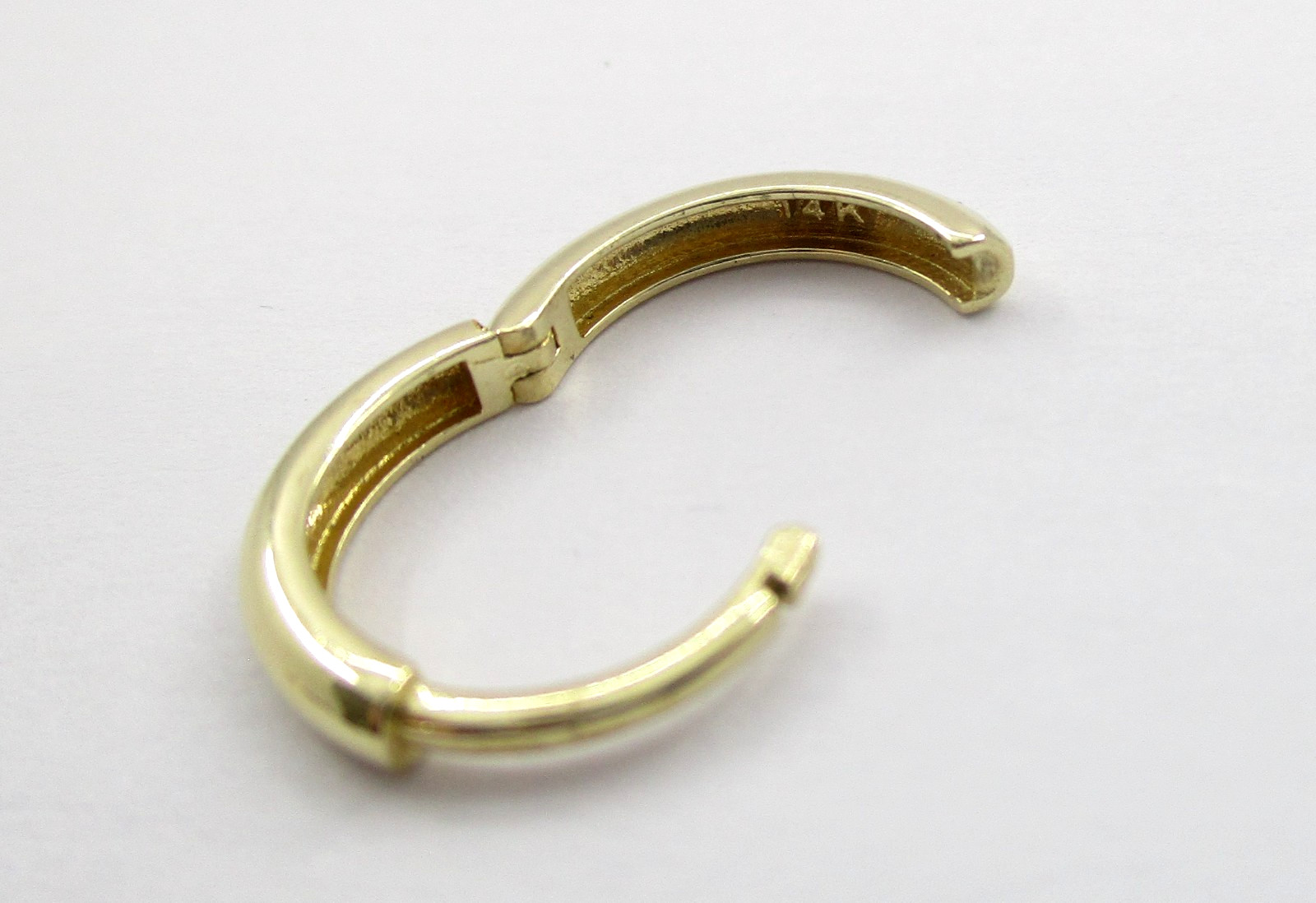 14 Karat Yellow Gold Small Hoop Earrings 13.2 mm 1.53 Grams