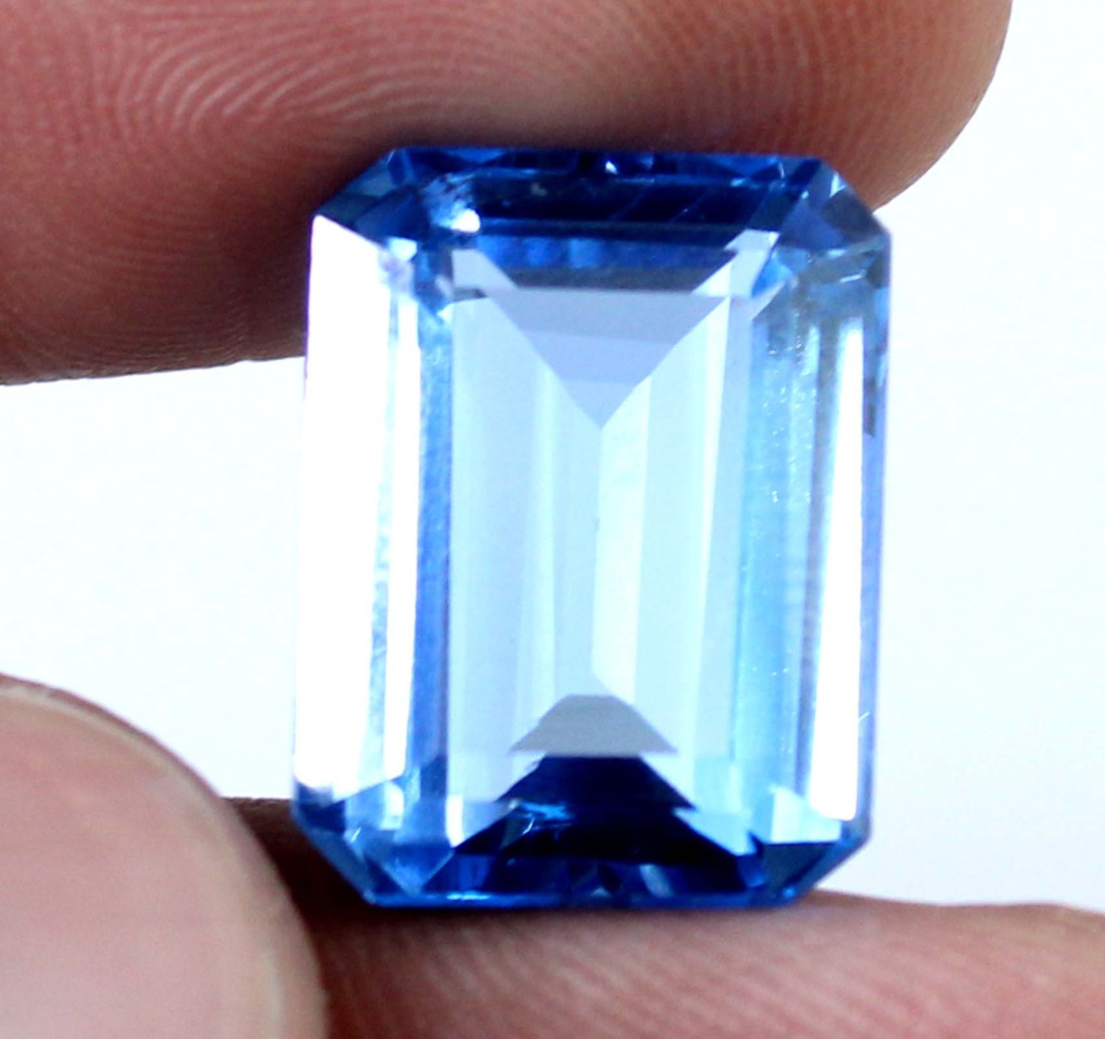 Natural 14.85 Ct Emerald Cut Aquamarine Gemstone Certified T27586 Free Shipping