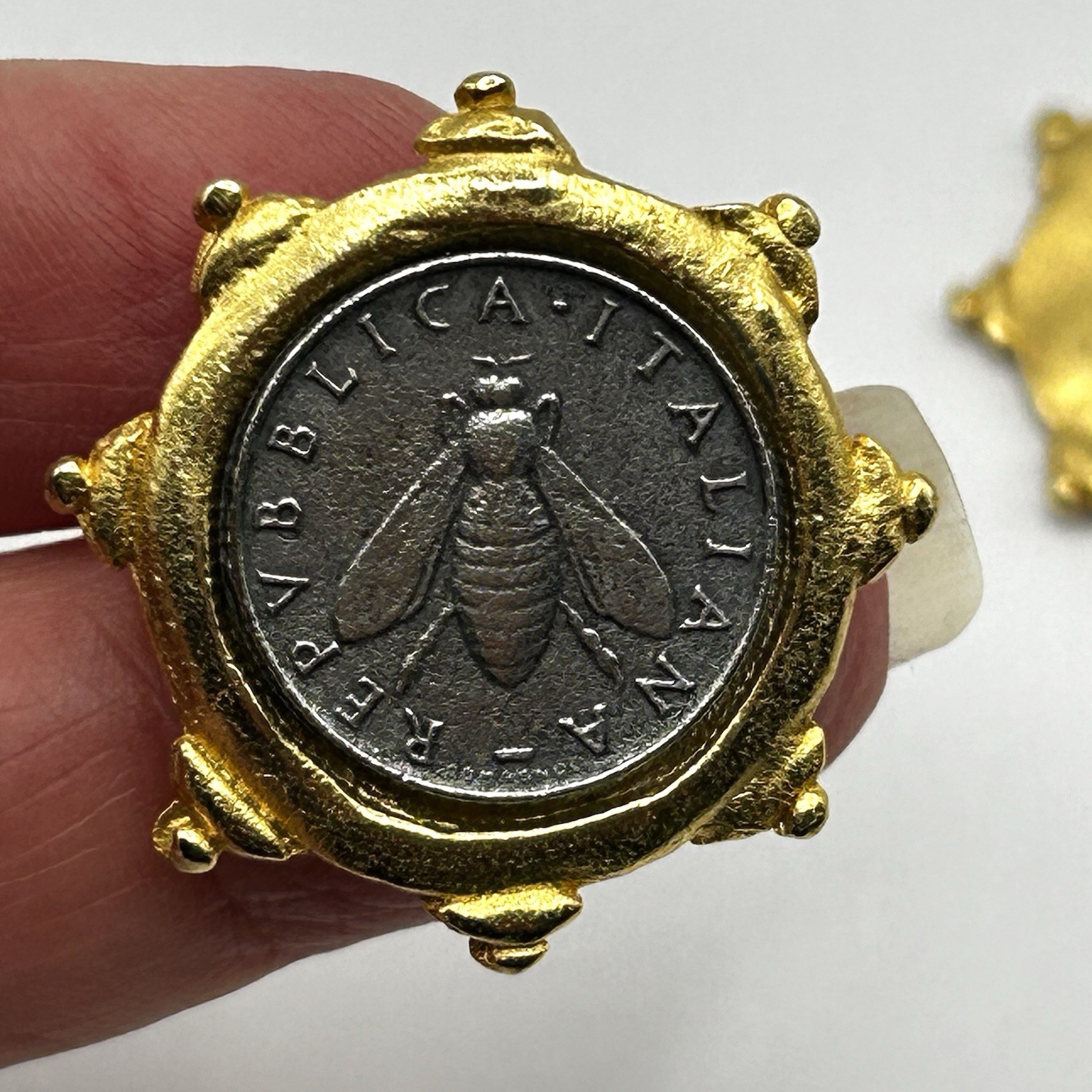 SUSAN SHAW Italian Bee Coin Gold Tone Post Earrings Handmade USA