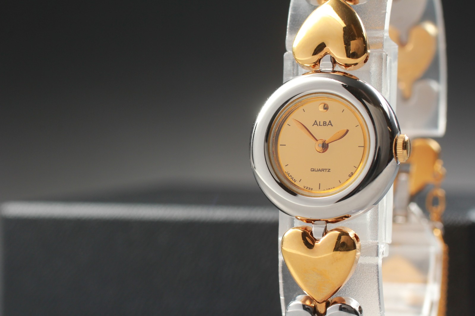Vtg 1996 N MINT Seiko Alba V232-0230 Quartz Two-Tone Round Womens Watch JAPAN
