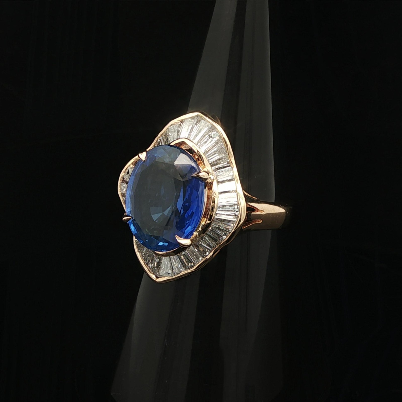 18k Yellow Gold 7.83ct GIA Large Oval Sapphire & Baguette Diamond Ballerina Ring