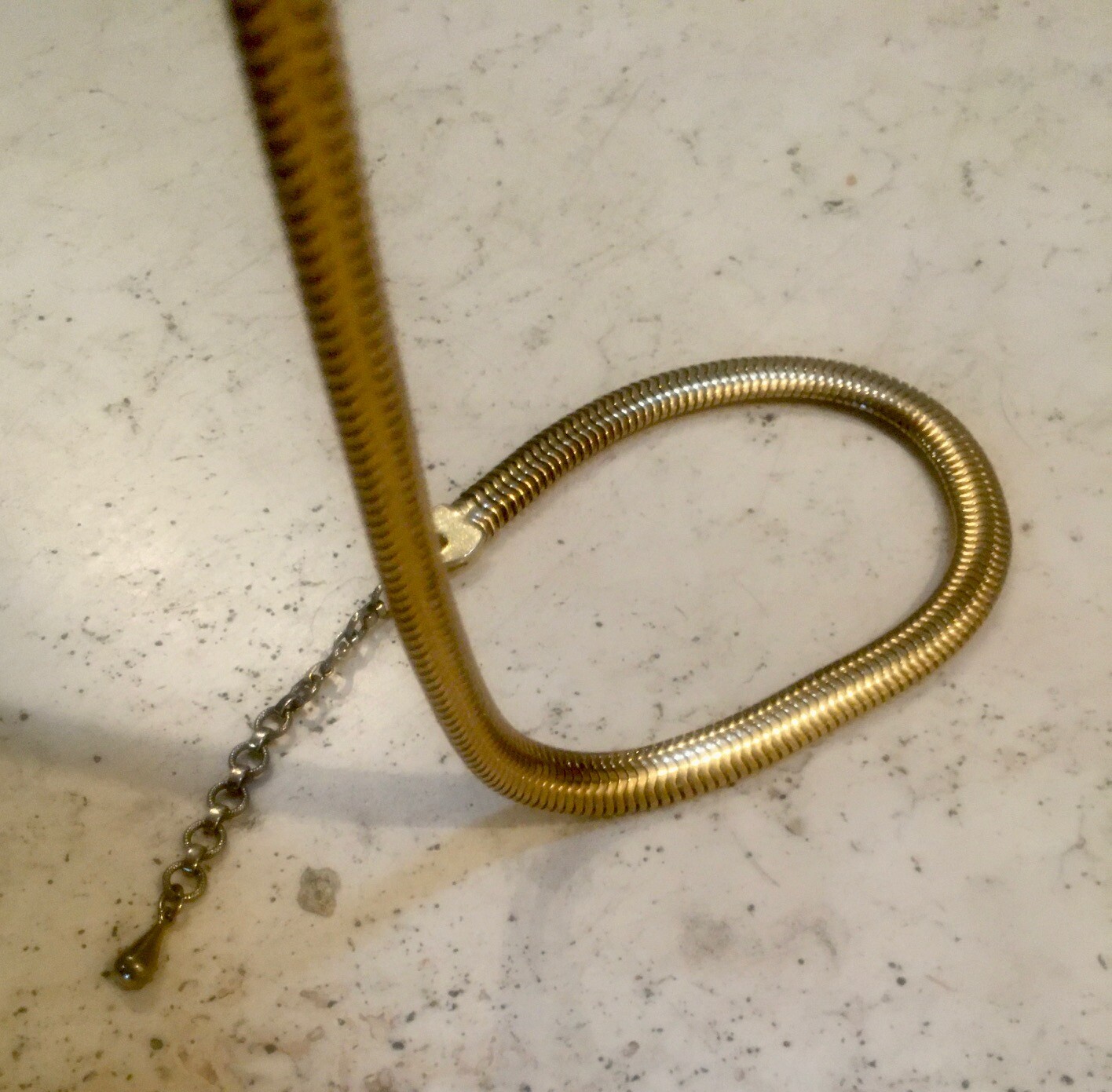 Beautiful 14″ Vintage Signed MONET Flexible Chain NECKLACE with Hook Clasp