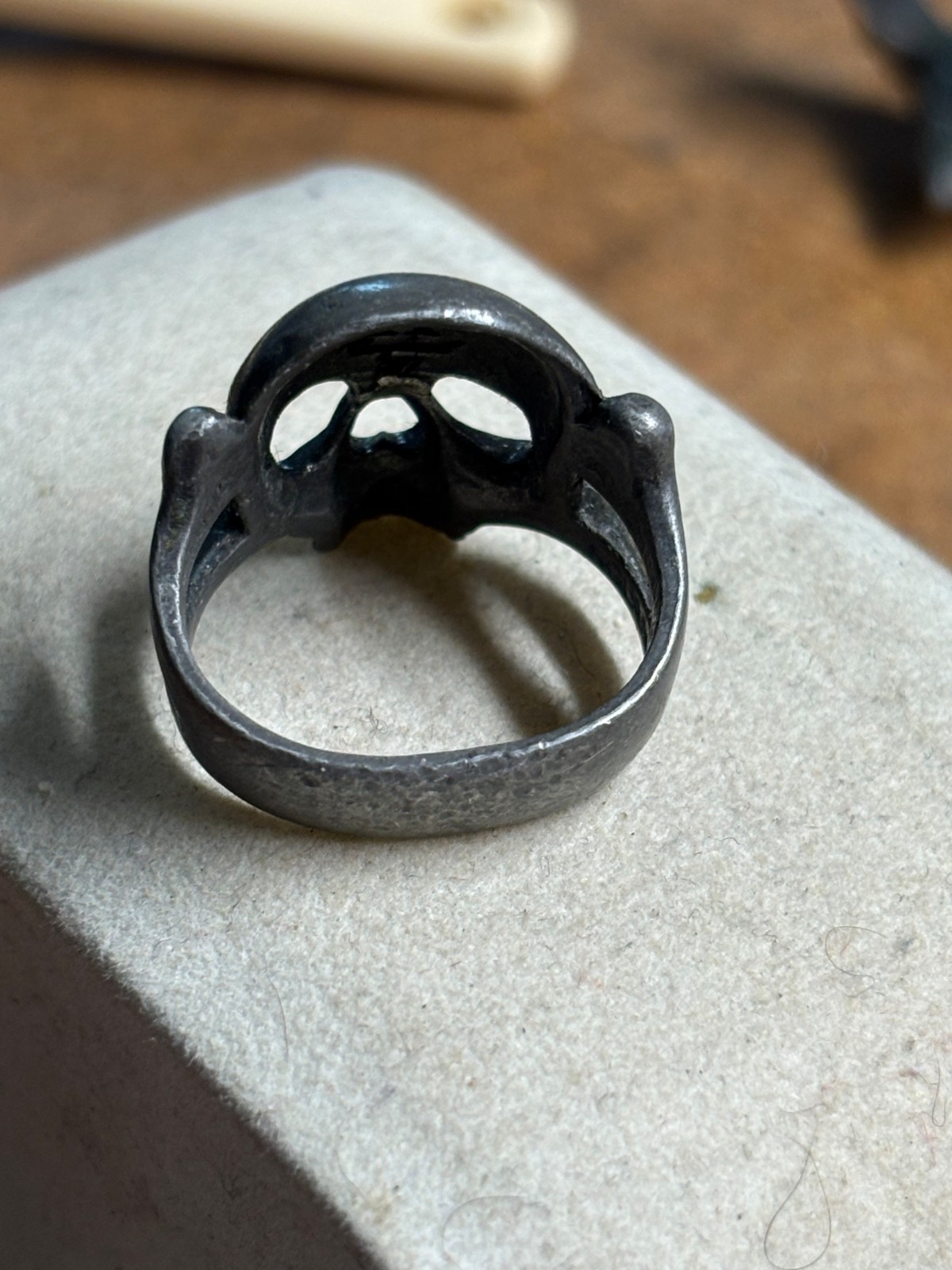 Vtg sz 5.5 ALCHEMY England GOTHIC Occult Pewter DEATH HEAD SKULL Ring SKELETON