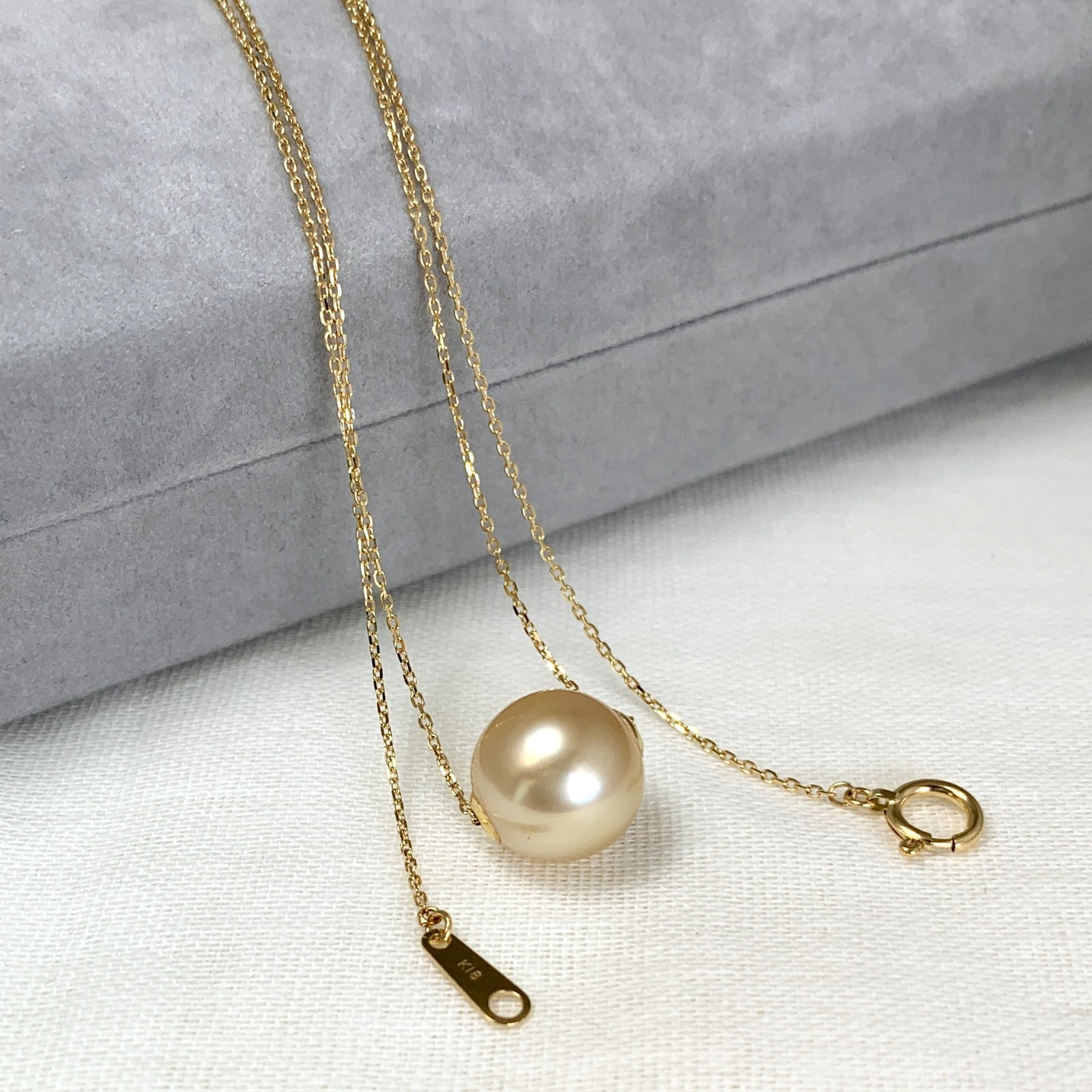 10.6mm Round Gold South sea pearl Pendant Necklace 18Kt Yellow Gold,17″