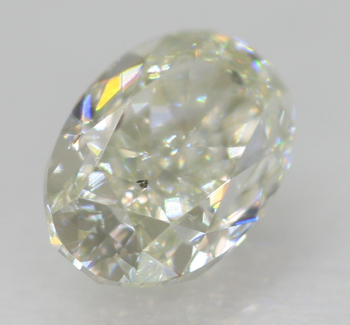 Certified 0.44 Carat Yel Green VS2 Oval Natural Loose Diamond 5.37×3.73mm
