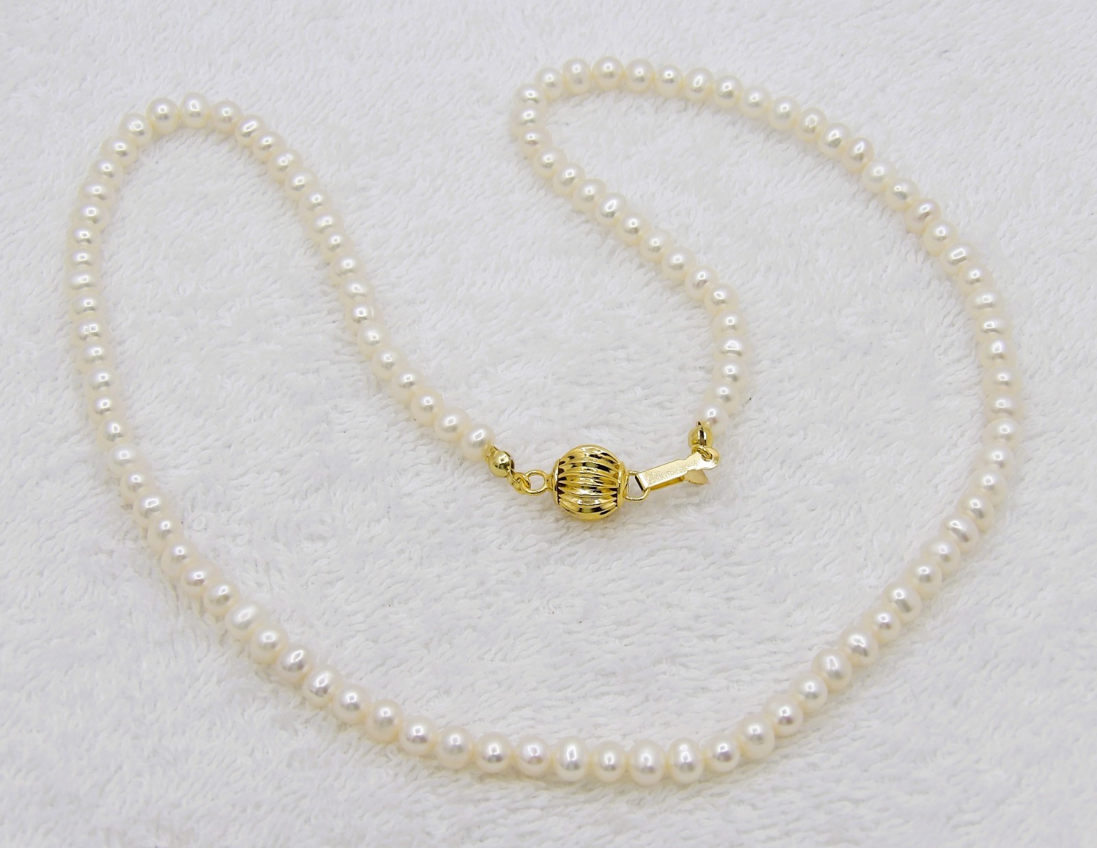 21 inches Long White Quality Potato Genuine Freshwater Pearl Necklace NK621
