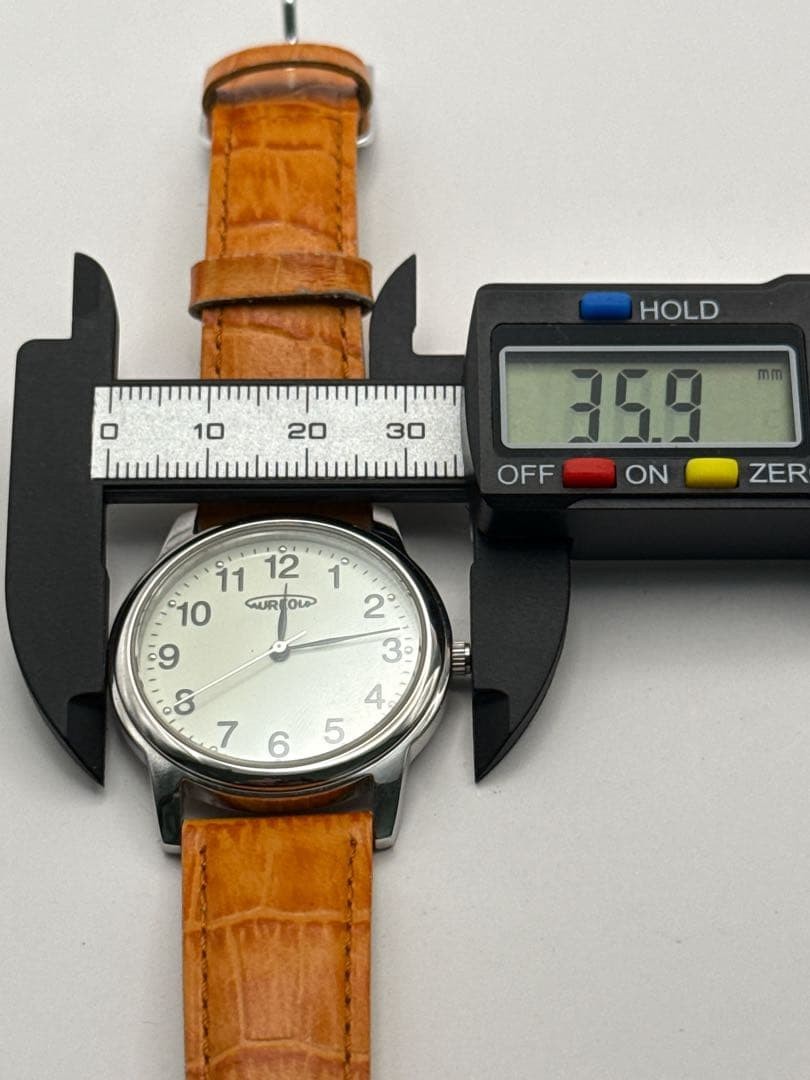 Aureole Quartz Silver Dial Wristwatch