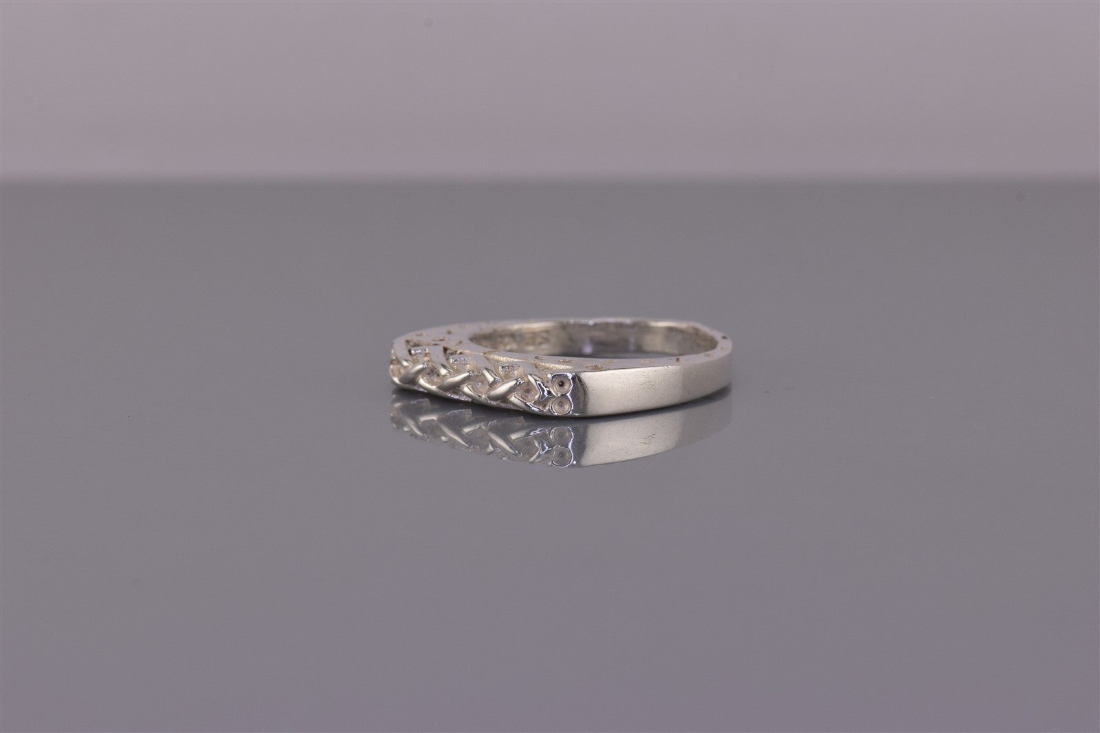 Sterling Silver 3.5mm Woven Crossover X`s & O`s Carved Band Ring 5g 925 Sz: 7