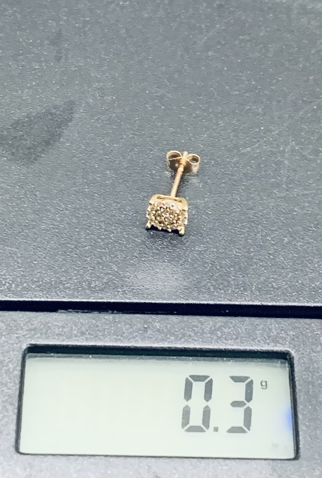 One Single 0.05 Ct 10k Yellow Gold Round Natural Diamond Pave Screw Stud Earring