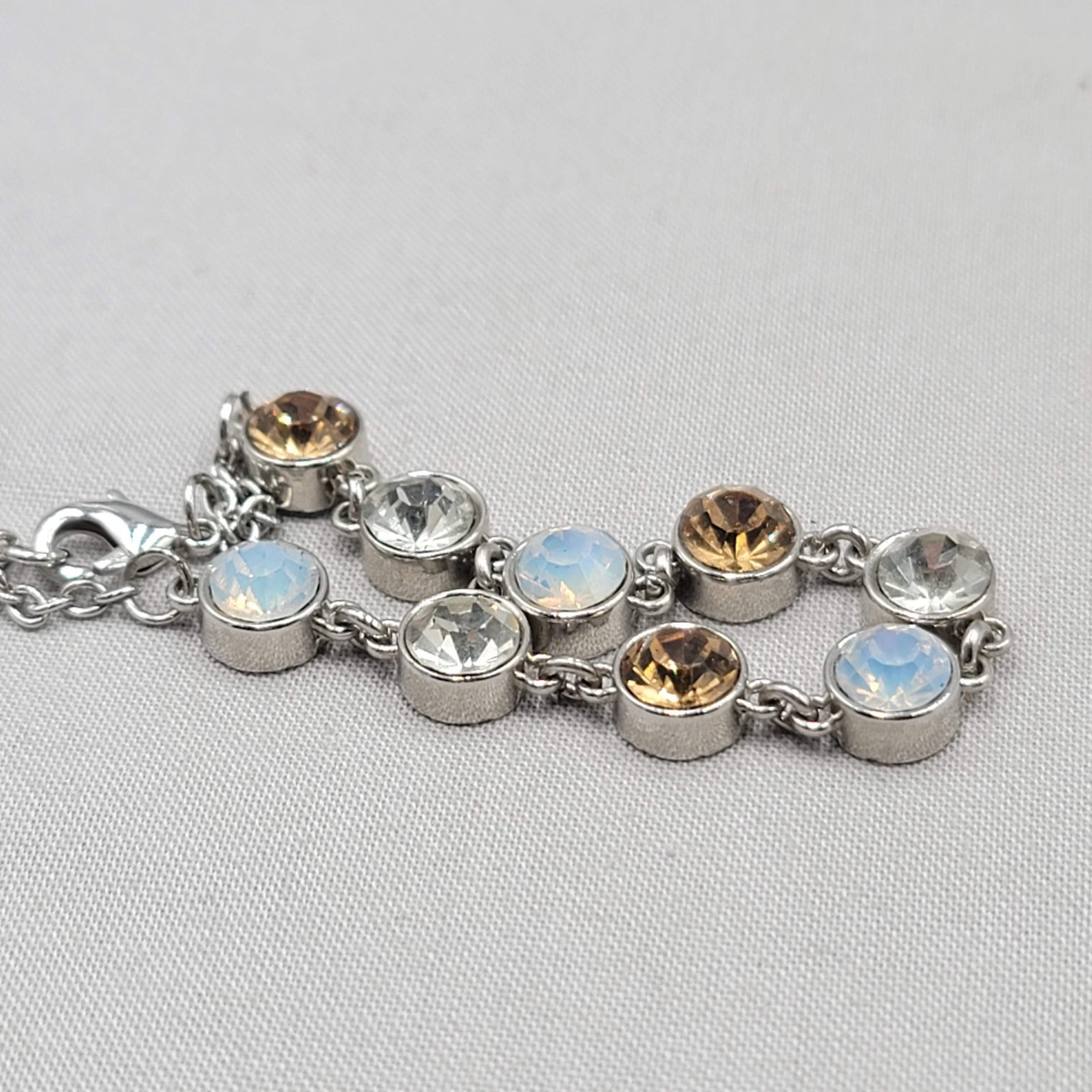 Round Rhinestone Bezel Set Bracelet Silver tone 6.5″ – 7.5″