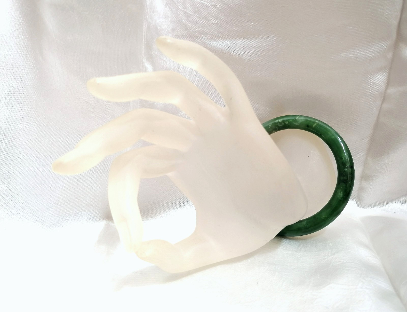 BEAUTIFUL ANTIQUE AUTHENTIC GREEN JADE RING BRACELET, CHINA, 1900.