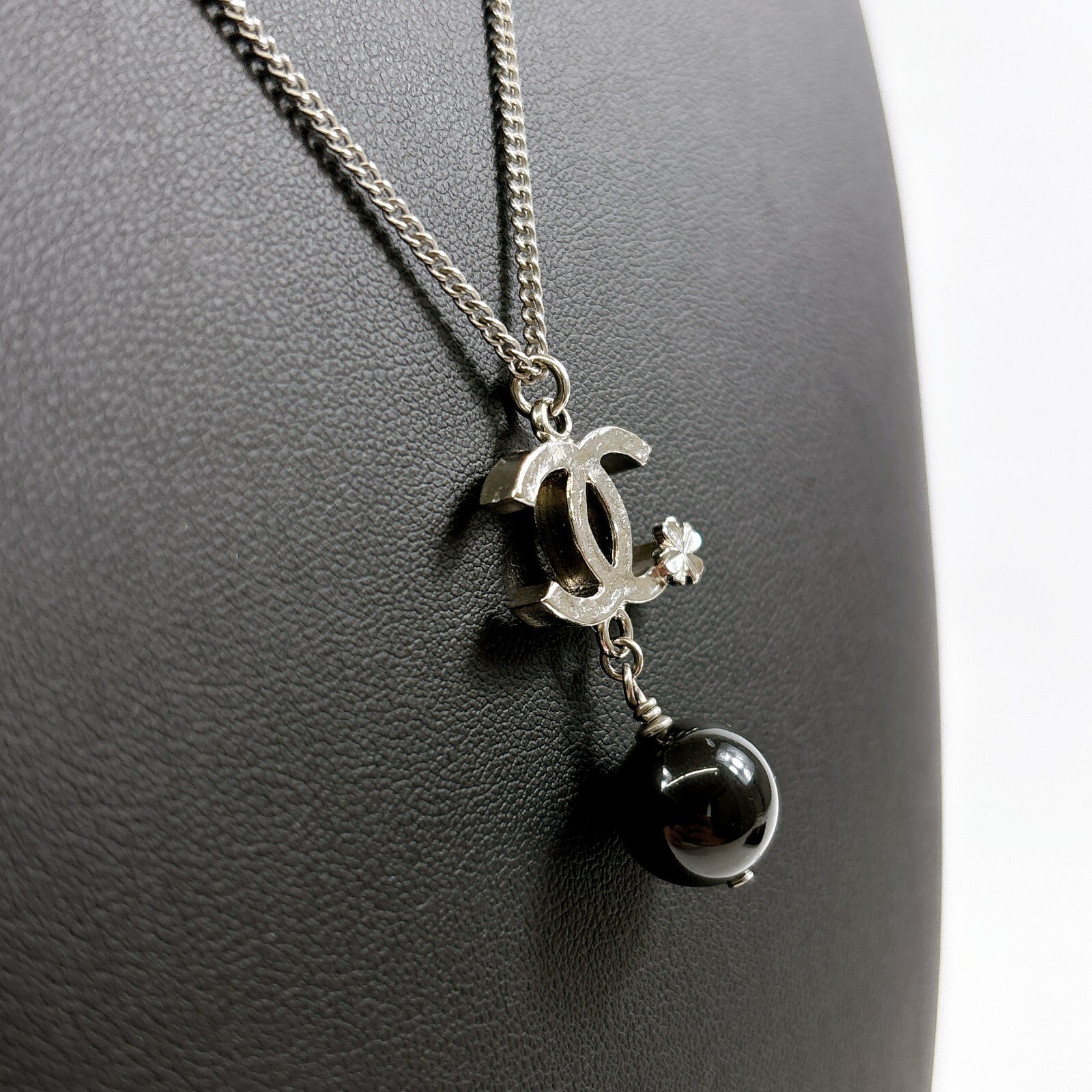 CHANEL CC Logo Necklace Silvertone Black Bead Drop Authentic B13K JAPAN B1684