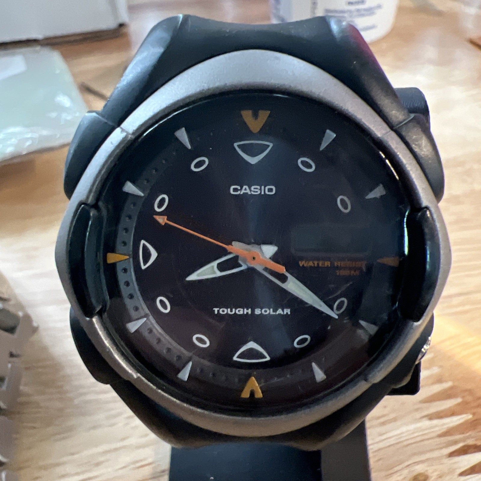 Casio MDAS11H-1BV Tough Solar Men’s Digital/Analog Black/Red Watch works great