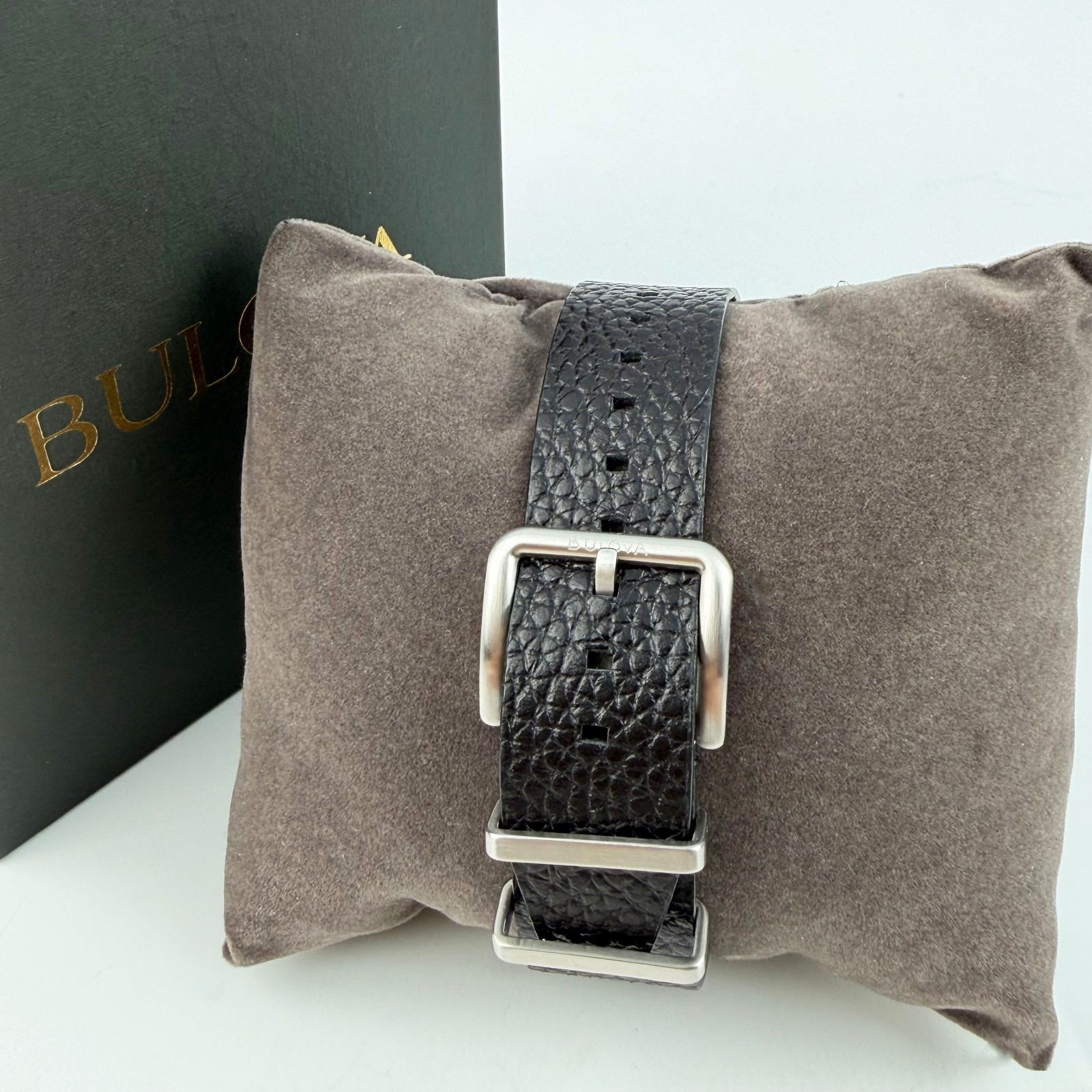 New Bulova Men’s Hack Automatic Watch Ivory Dial Leather Strap 96A246 38 mm