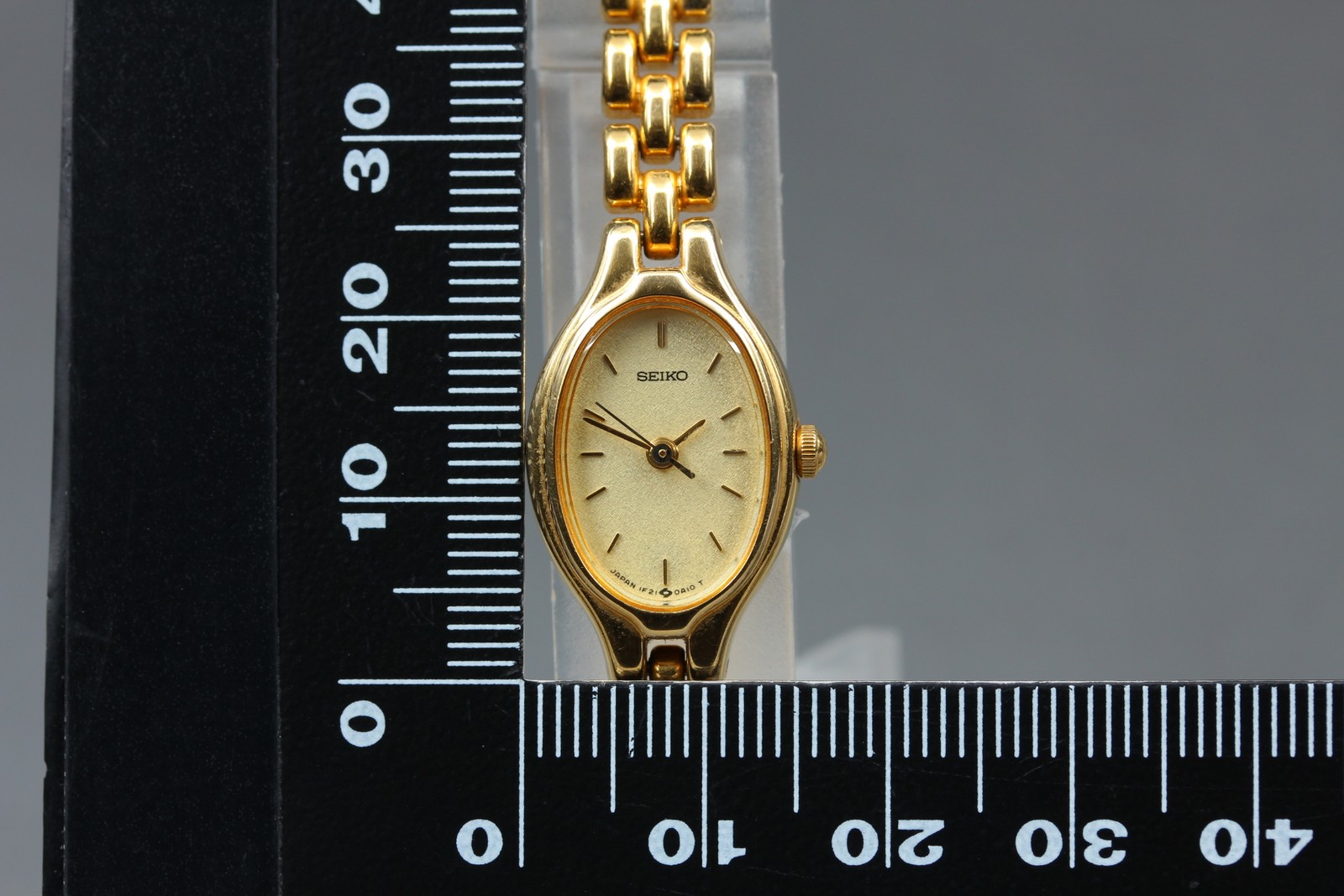 [Exc+5] SEIKO Tisse 1F21-5A00 Gold Dial Oval bracelet Quartz Woman’s Watch