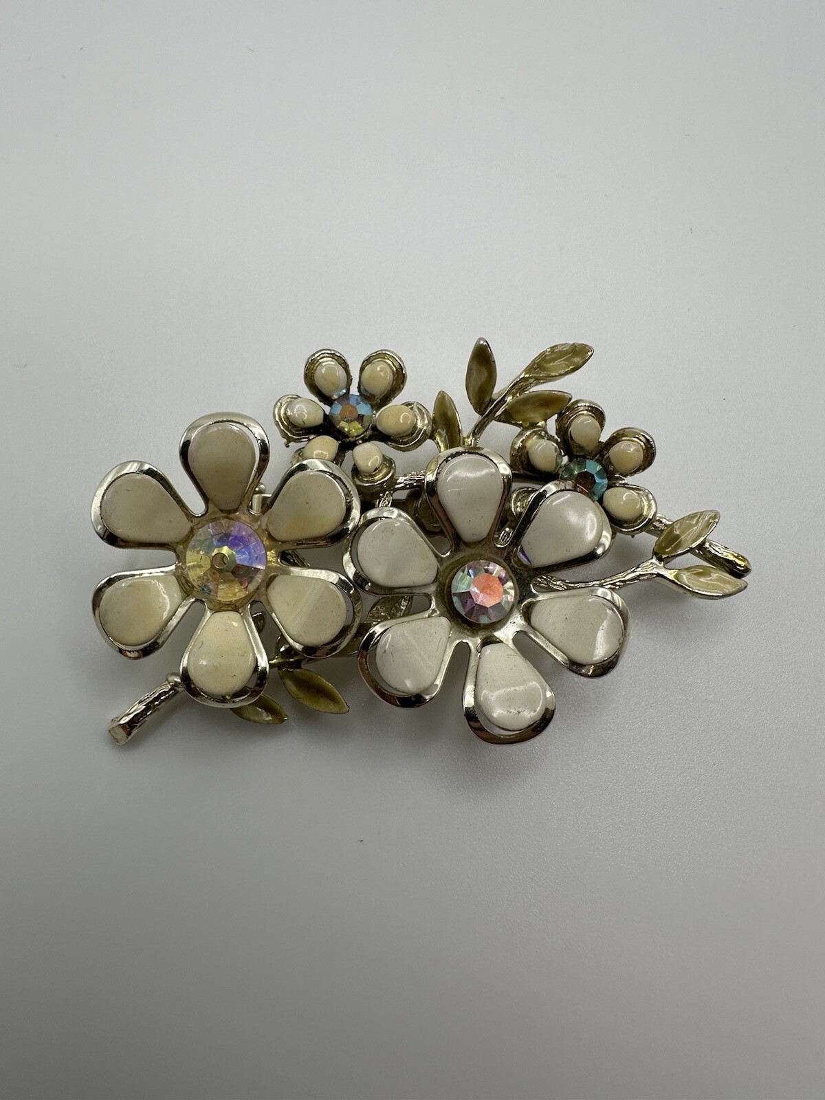 Vintage Coro Flower Brooch Green White Iridescent Excellent Condition 6.6cm BB11