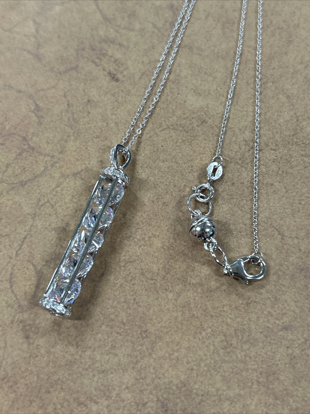 FZN 925 Sterling Silver Necklace Cylinder Of CZ Diamonds And Magnetic Clasp