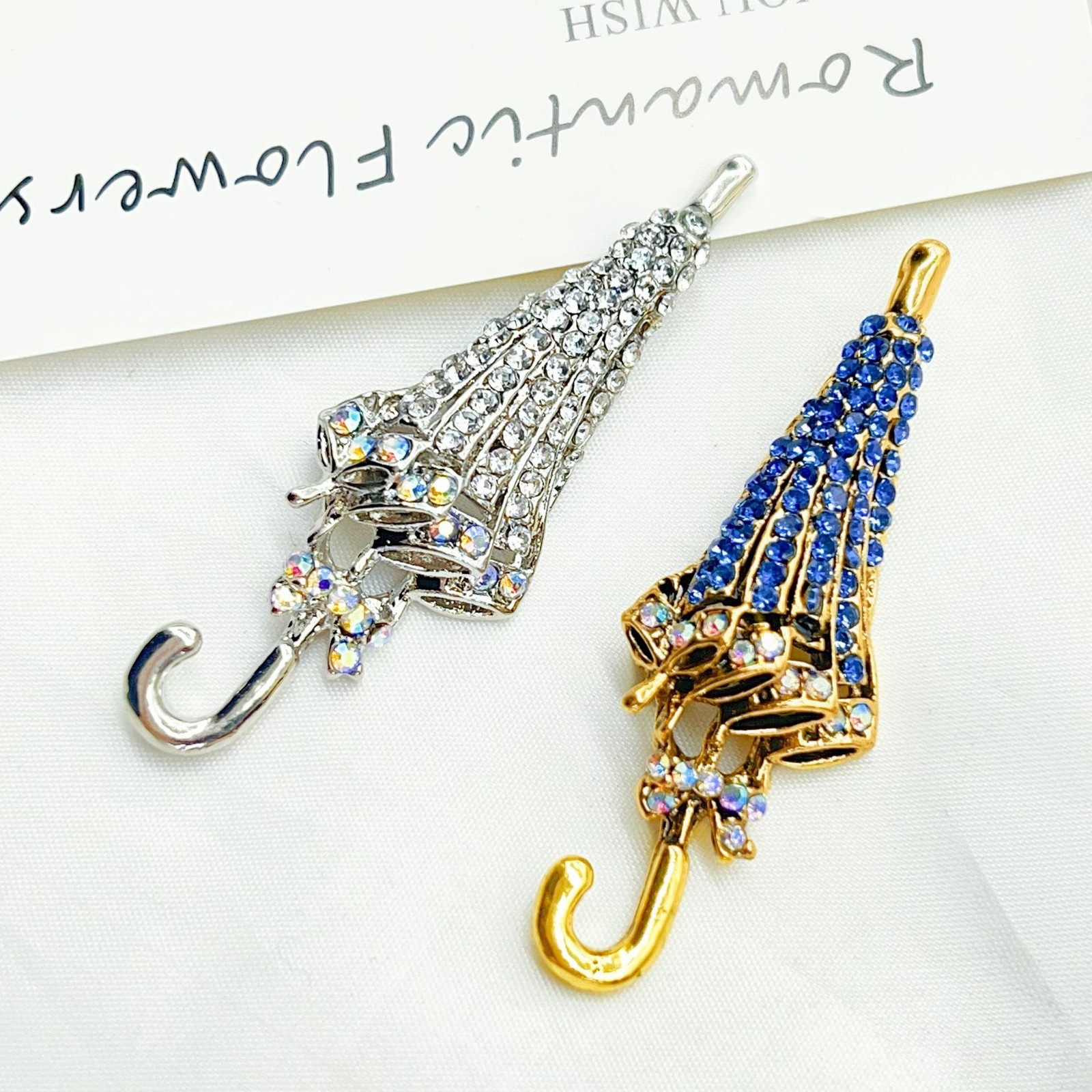 2Pcs Vintage-style Elegant Bow Umbrella Brooches, Adorned with Rhinestones