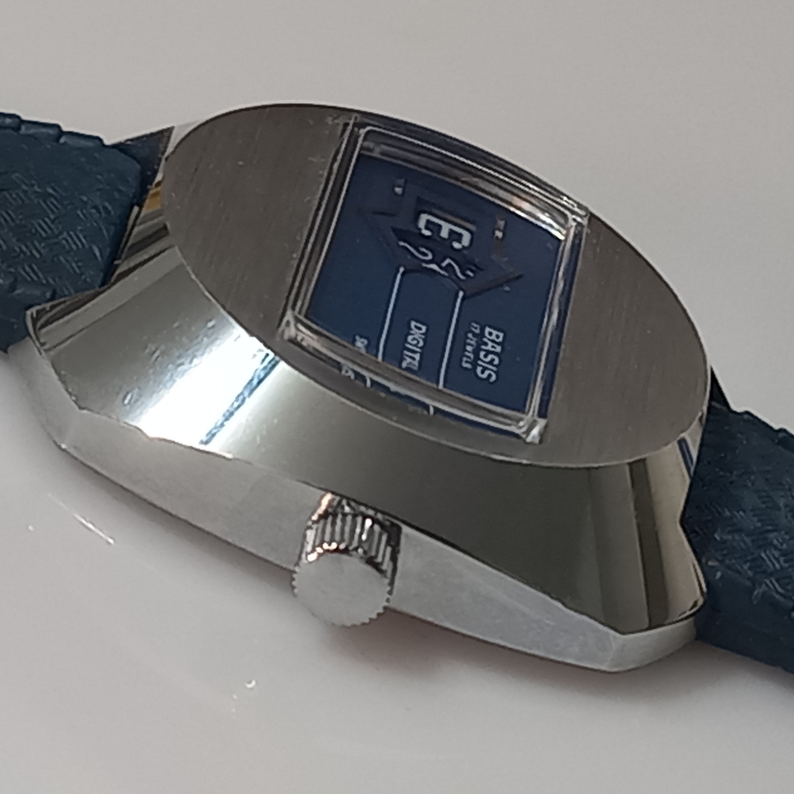 NOS 1960-70’S SWISS BASIS DIGITAL JUMP HOUR MANUAL WIND 17J WATCH + TROPIC STRAP