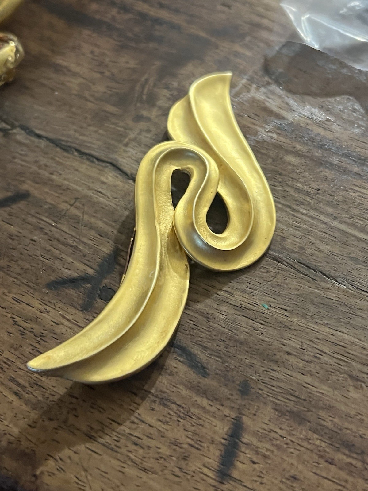 Gold Tone Metal Abstract Swirl Brooch Pin Set of 2, No Stone
