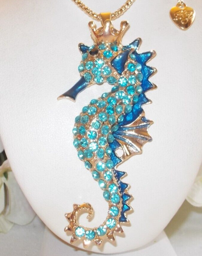 BETSEY JOHNSON SPARKLING BLUE CRYSTAL AND RHINESTONE PENDANT CHAIN NECKLACE