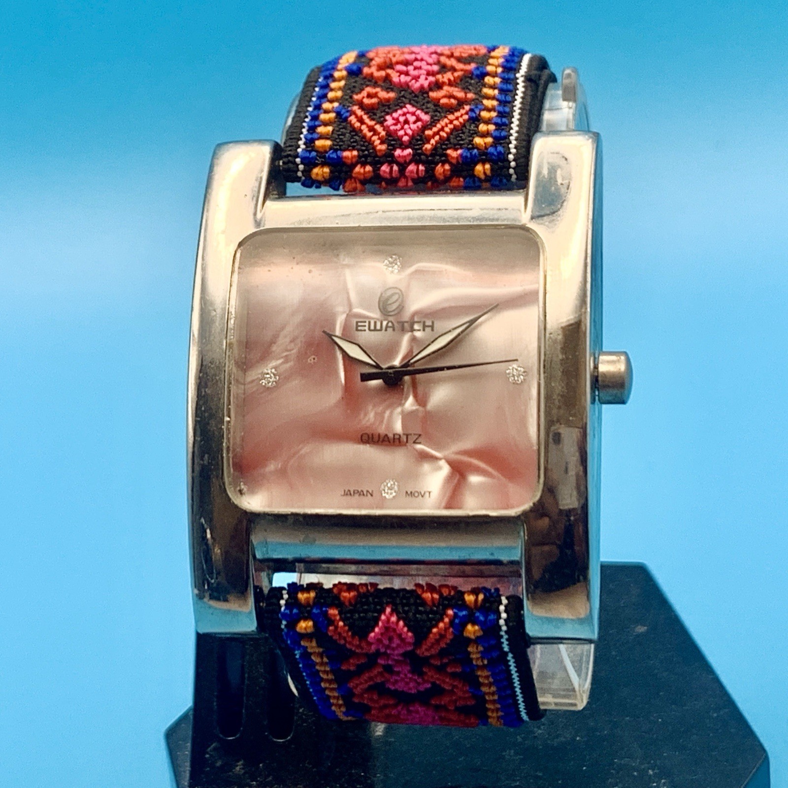 EWATCH Women’s Fashion Quartz Wristwatch MOP Dial Stretch Band Works New Battery