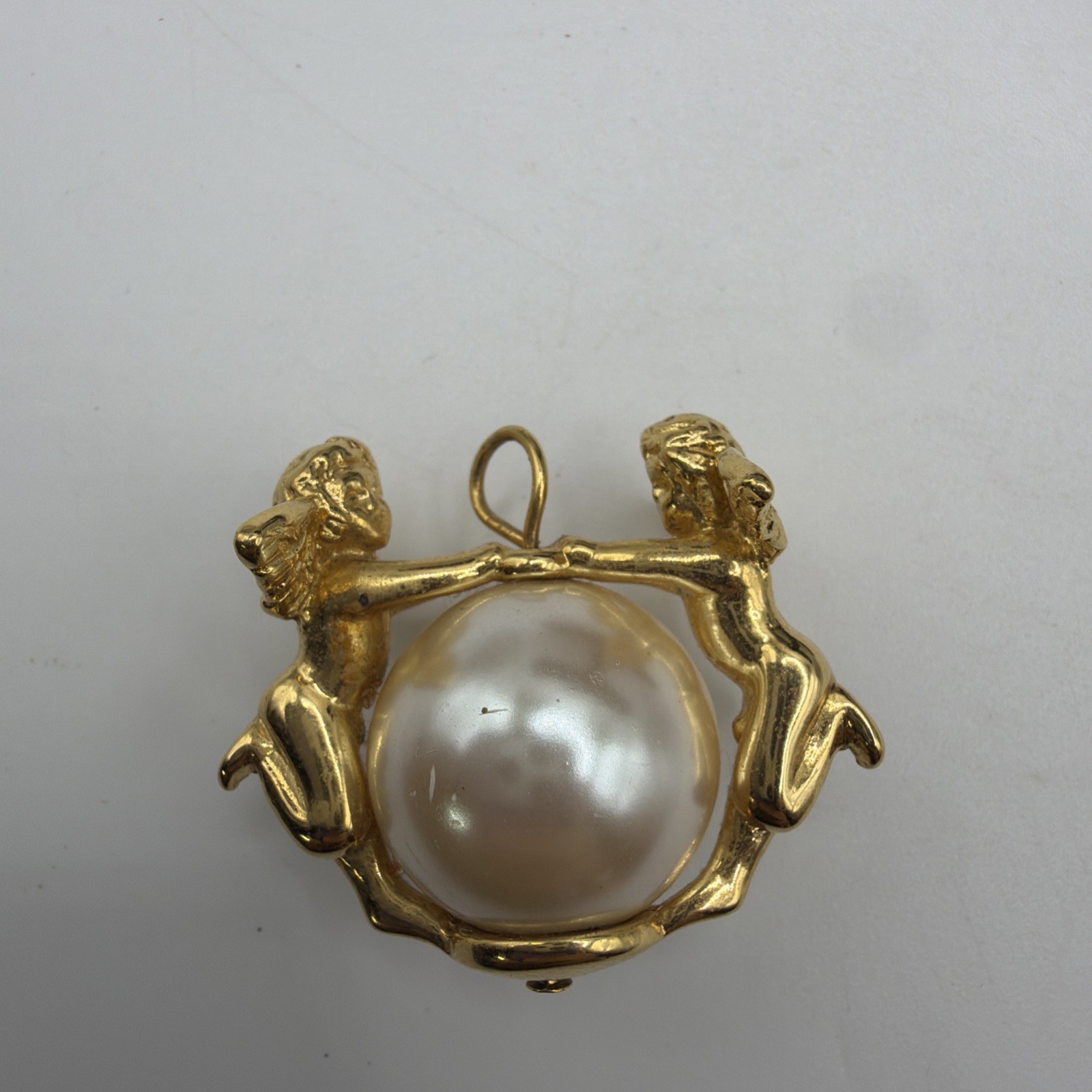 Pendant Vintage Goldtone Large Faux Pearl with 2 Cherubs – 1.25” x 1.25”