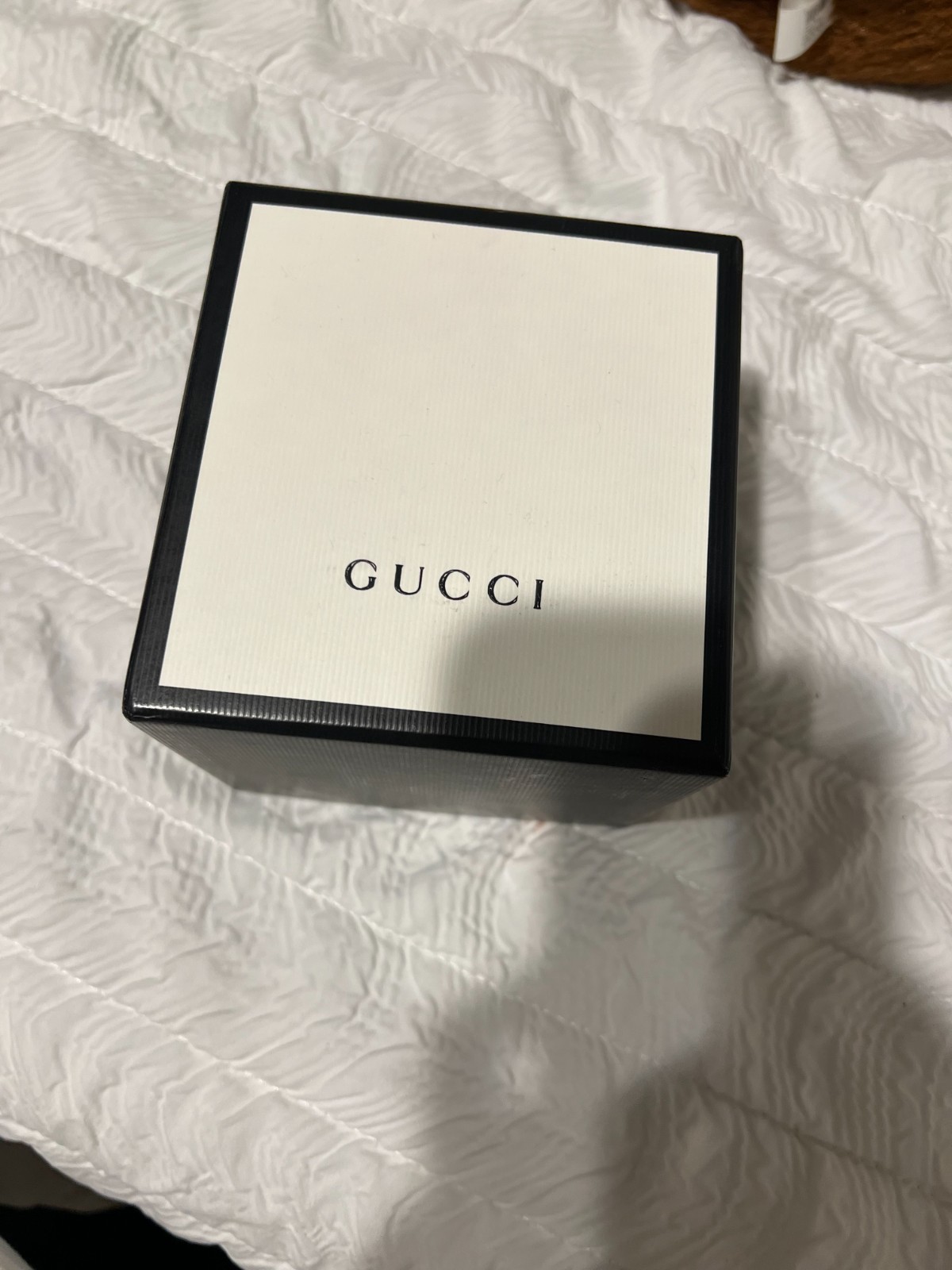 Gucci G-Frame YA128533 Women’s Watch Fuchsia MOP Dial New Box Tag Warranty