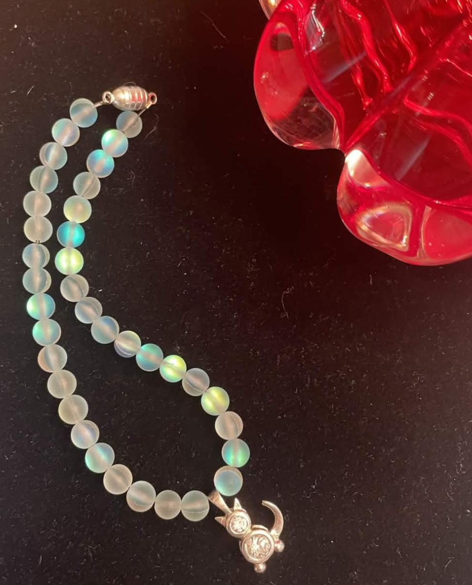 Blue Beaded Cat Charm Anklet. 10 Inches. Gift box.