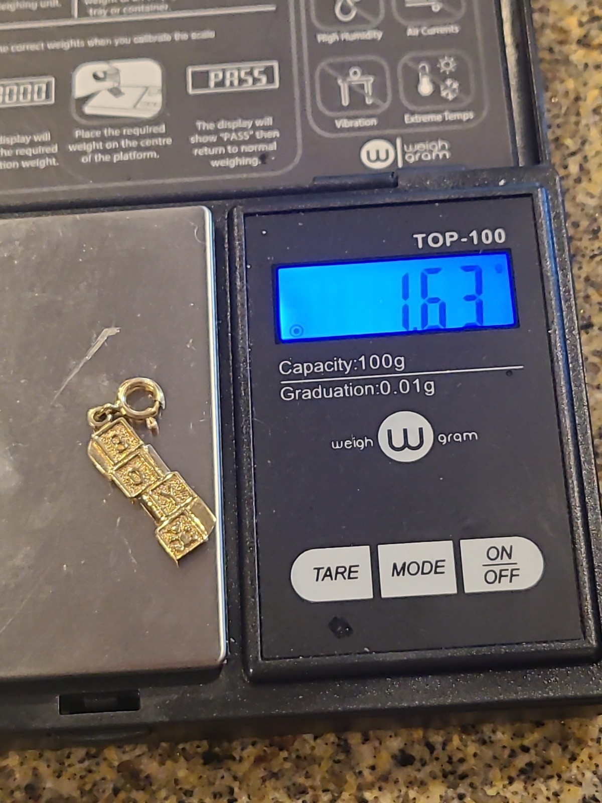 Fine jewelry BOY charm. 14 kt gold. 1.64 g. 7/8 in.