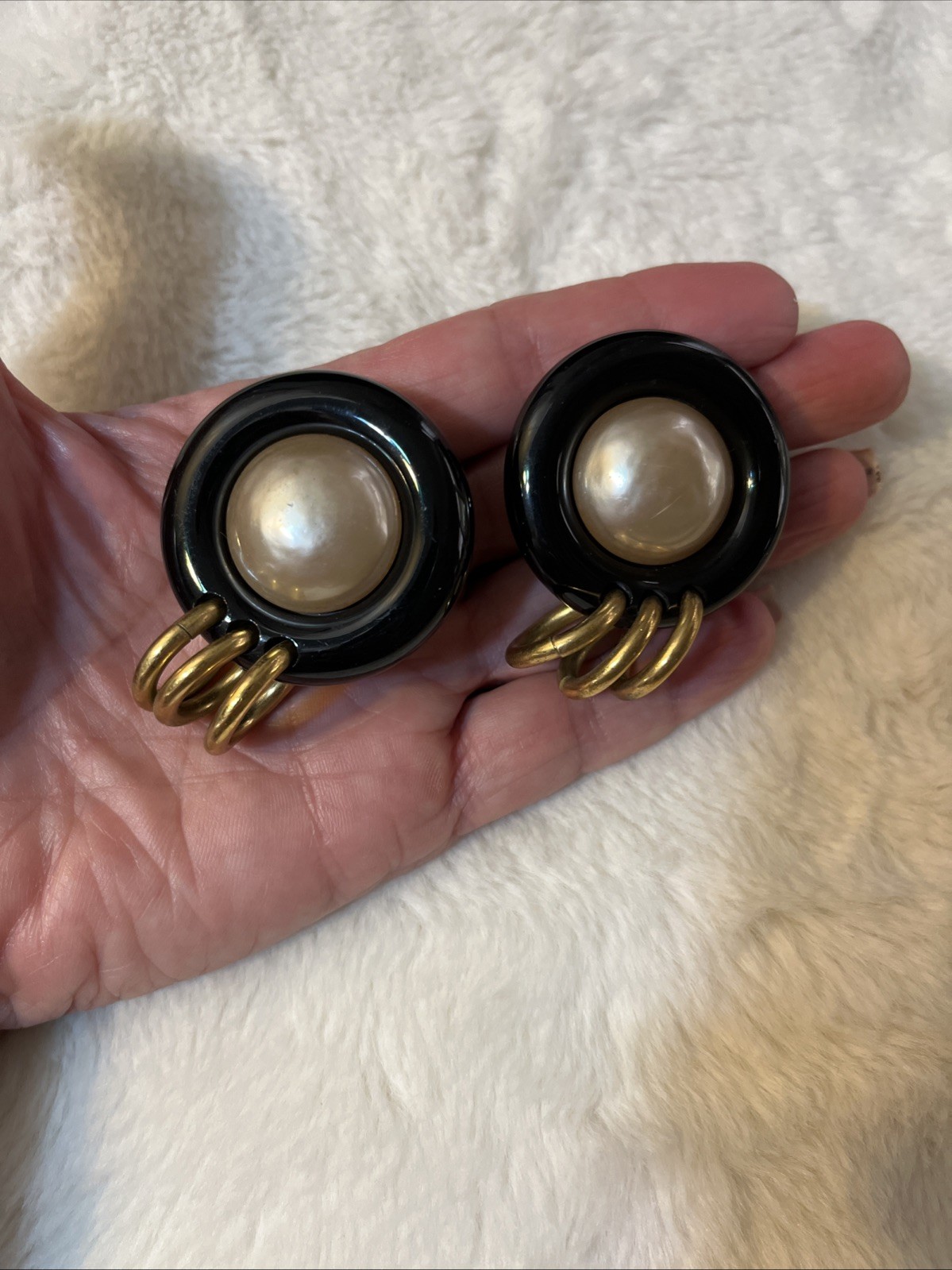 CHANEL Vintage Clip On Faux Pearl Classic Black & Cream Earrings Goldtone