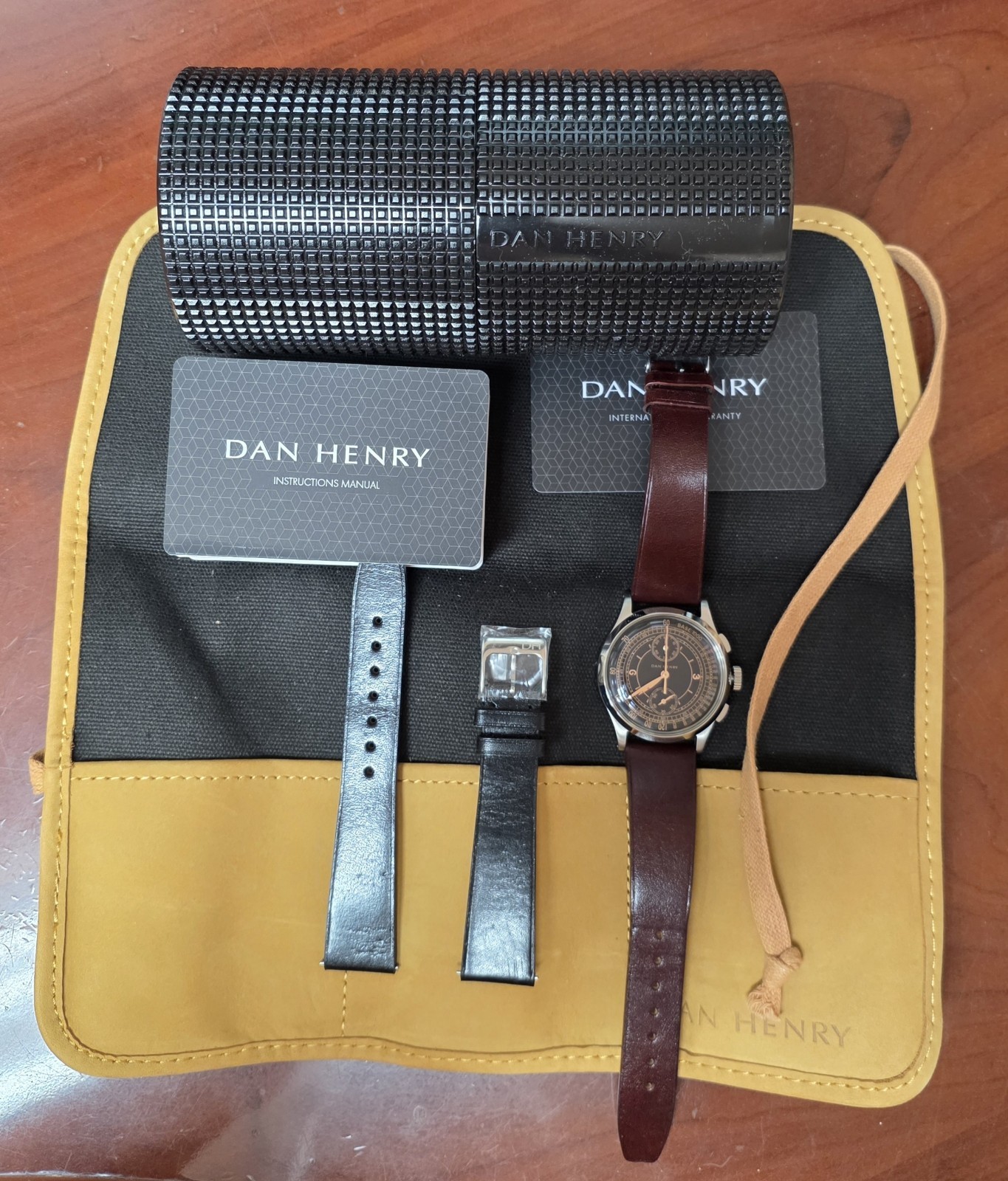 DAN HENRY 1937 Gilt Design Black Dial Men Watch Meca-quartz Chronograph