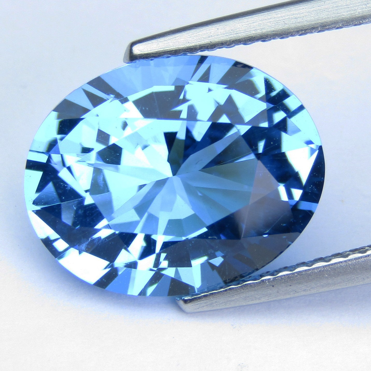 7.69Cts Attractive Natural Swizz Blue Topaz 14x11x7.5mm Oval Cut Loose Gemstone