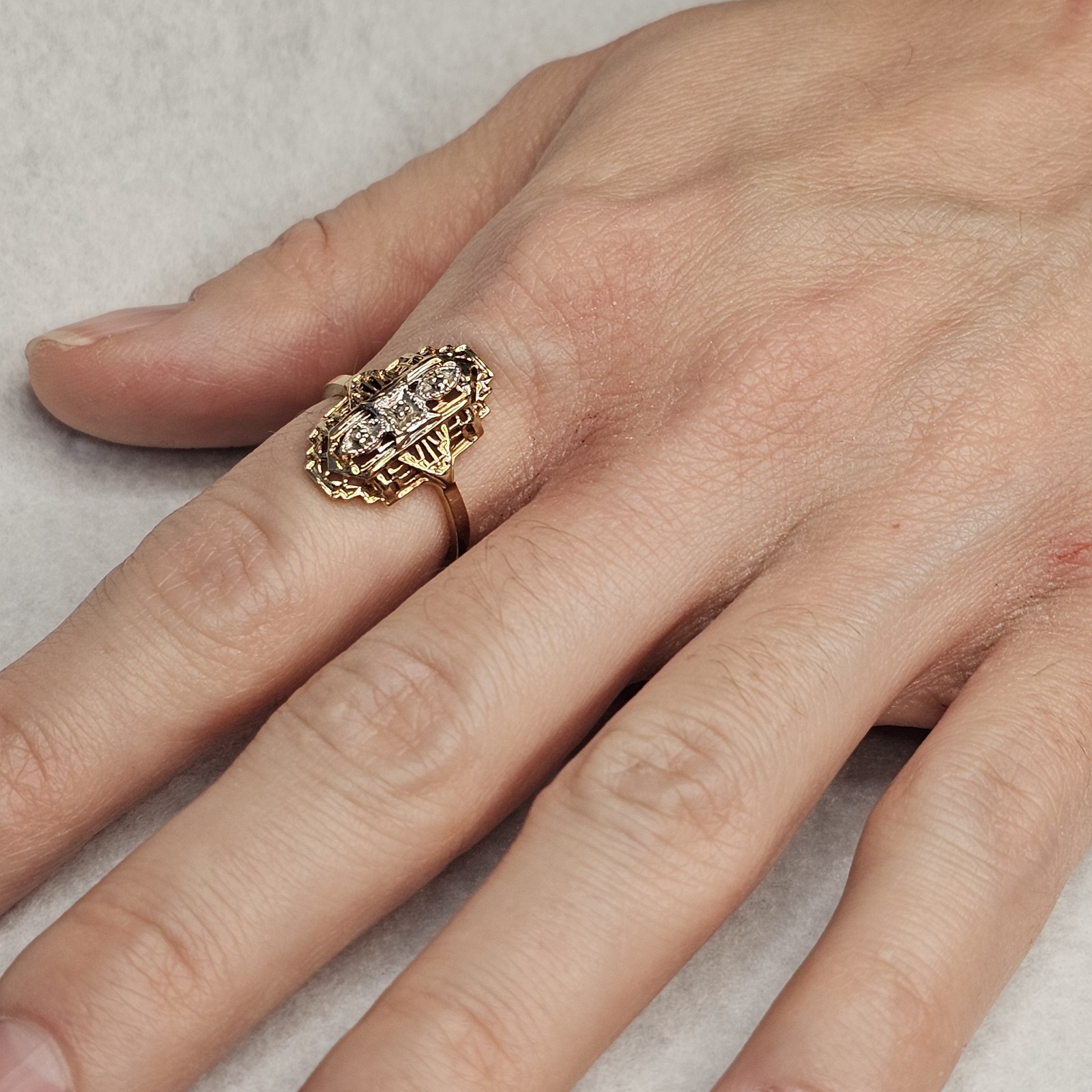 Vintage Art Deco 14K Gold Filigree Shield Ring • Diamonds • Size 6 • Navette…
