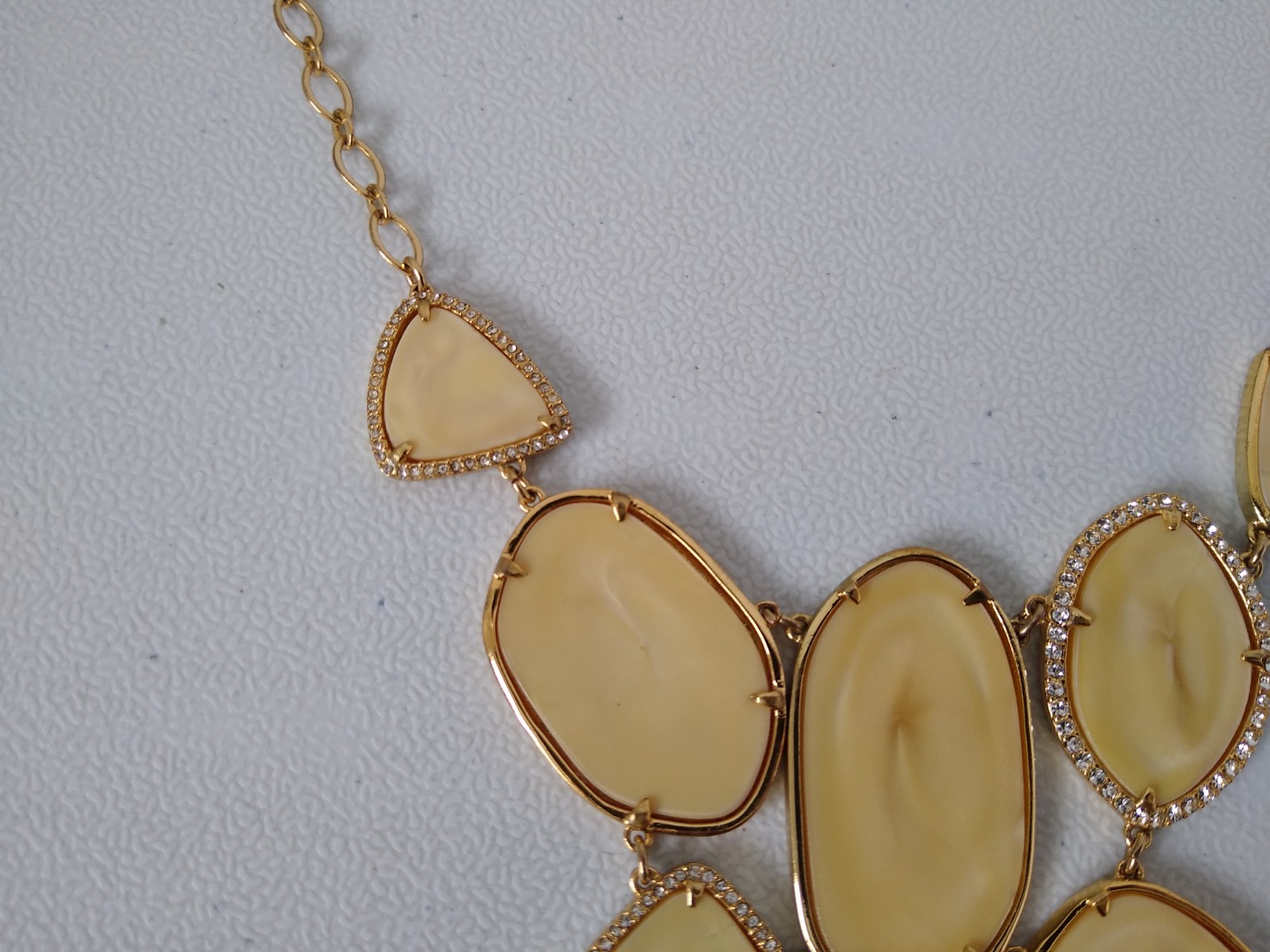Stella Dot Necklace Fiona Bib Cream Goldtone Rhinestone Jewelry Designer Golden.