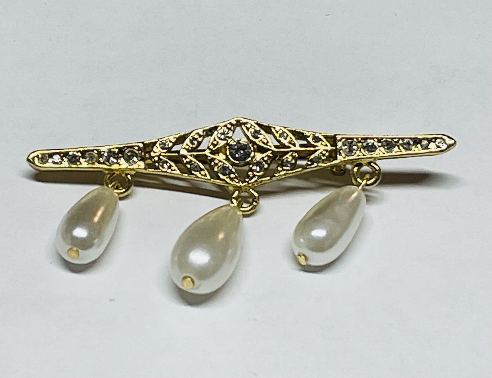 Vintage Gold Tone Bar Brooch with Clear Rhinestone Accents, Teardrop Faux Pearls