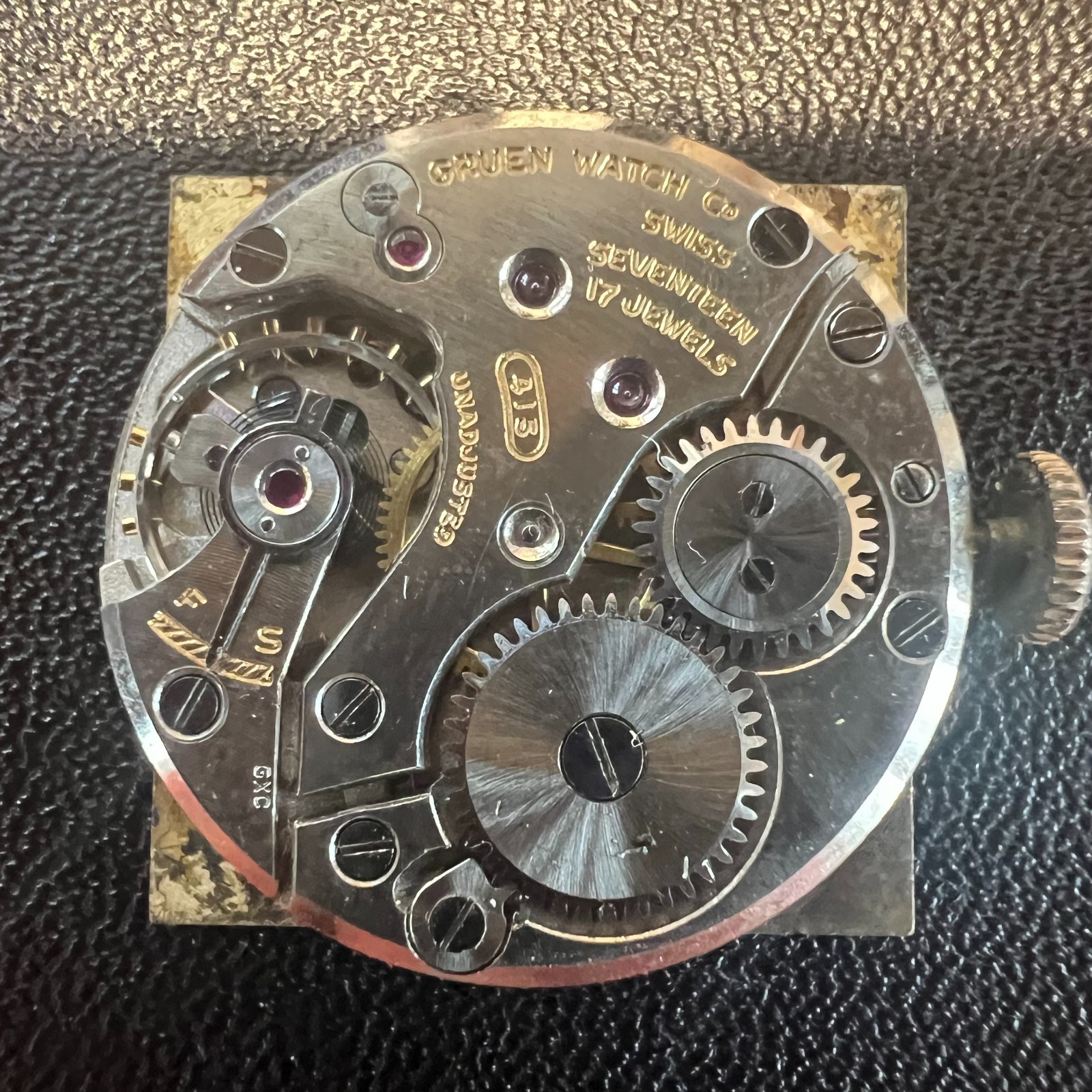 Vintage 1940s Gruen Curved Art Deco Tank Watch – 10K Gold Filled Manual Wind