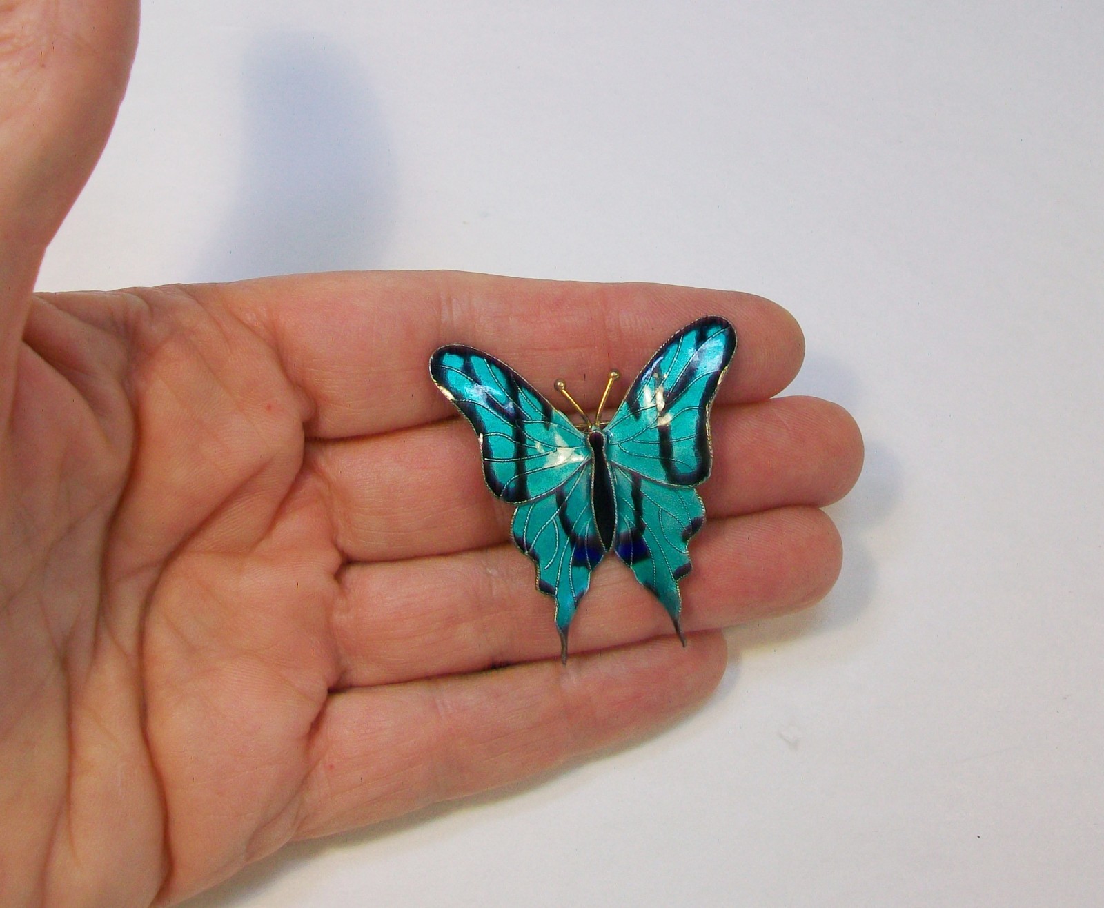 Vintage CHINESE EXPORT Cloisonne Enamel BUTTERFLY Figural Silver Pin Brooch