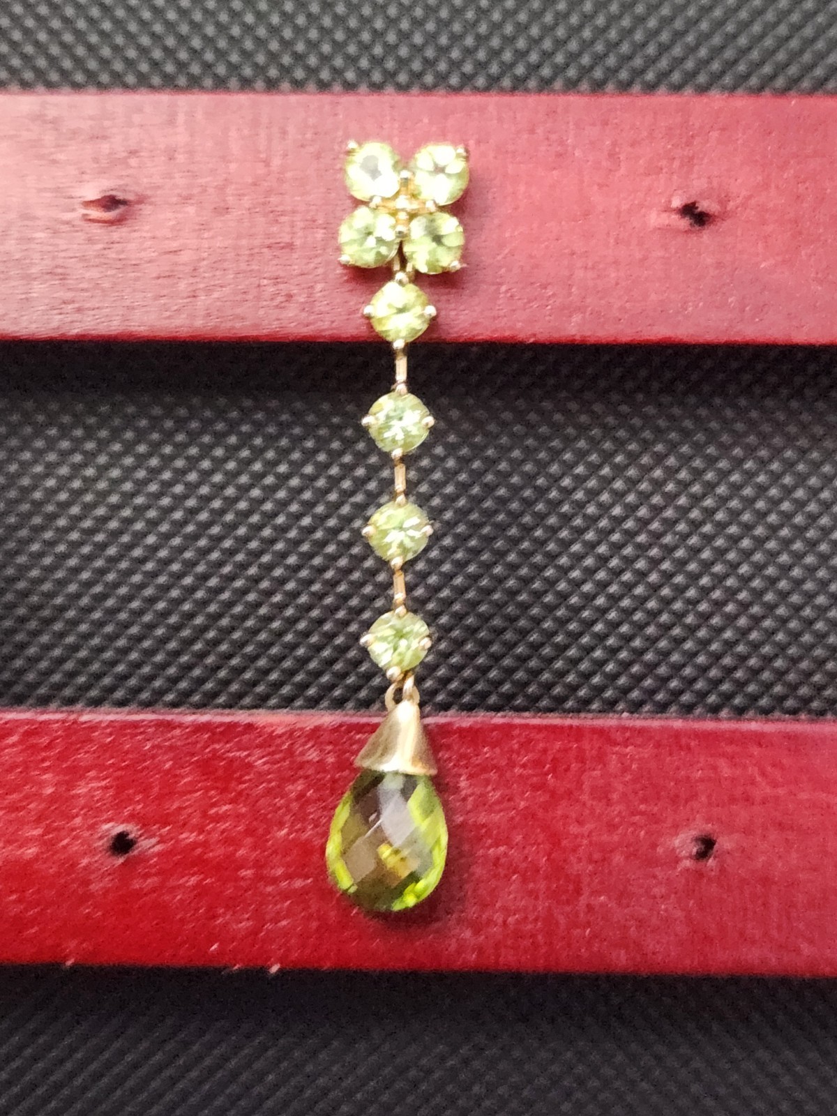 14k Gold And Peridot Dangle Earrings Detachable Length 1.5 Inches Weight 2.8 Gm