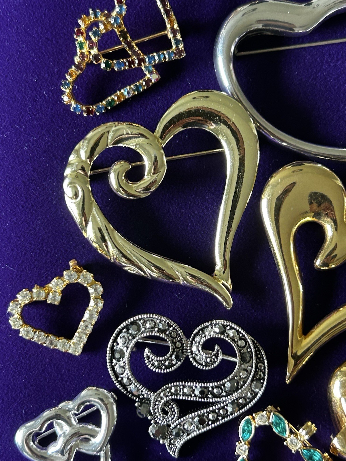 Large Lot Vintage Heart Valentine’s Brooches Inc. Gerry’s Longaberger PD