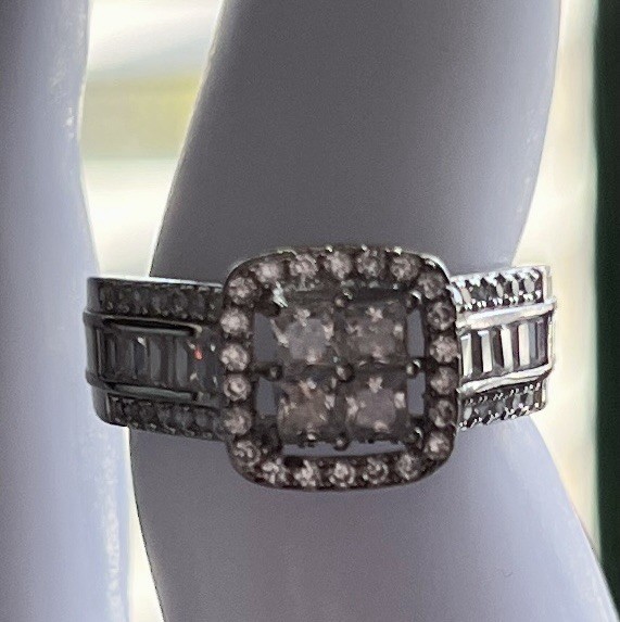 Sterling Silver Fuzion Creations Ring with Clear CZ Size 7