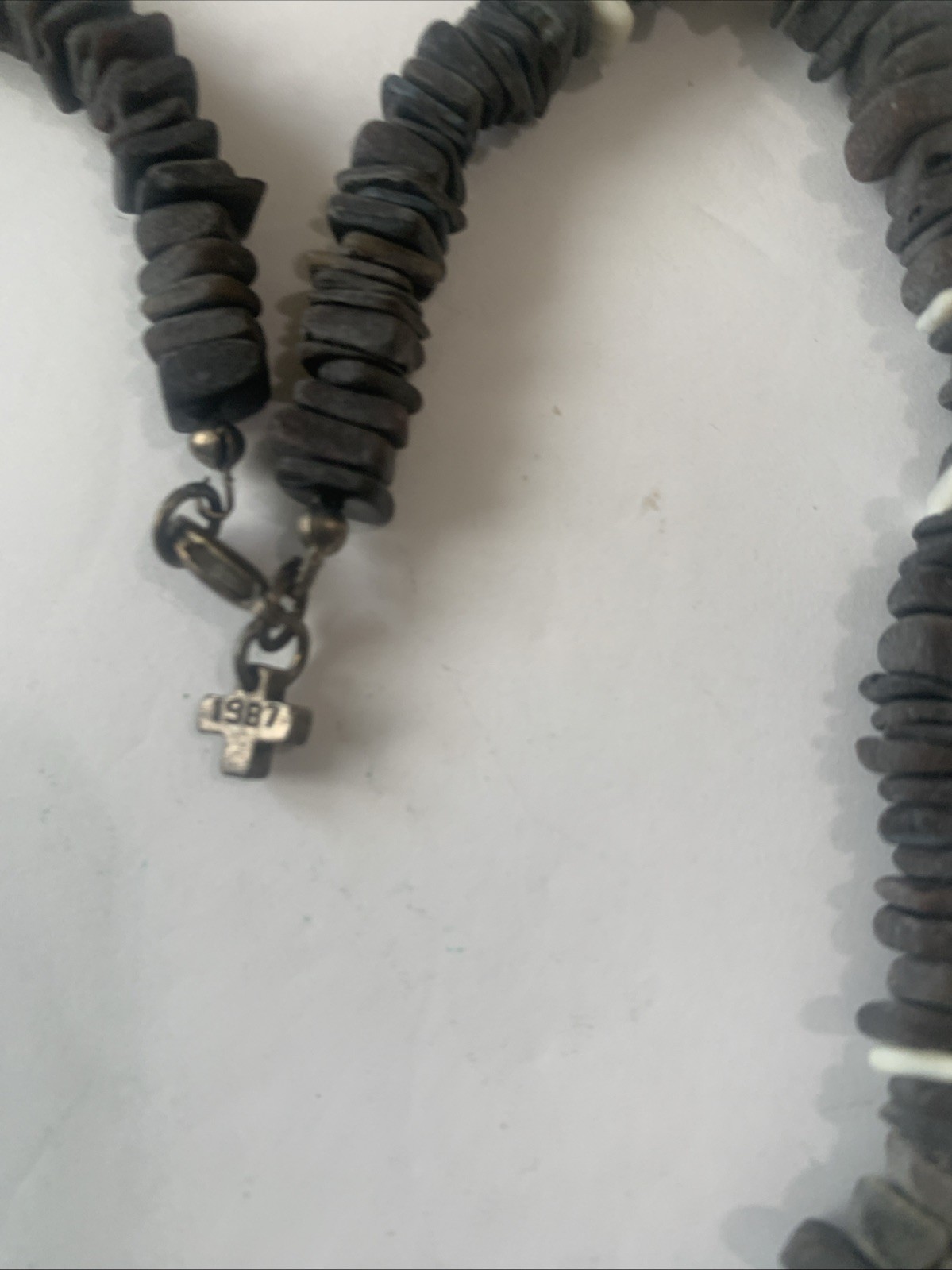 Vintage Aeropostale (AERO 1987y) beaded bracelet with a cross charm. N57