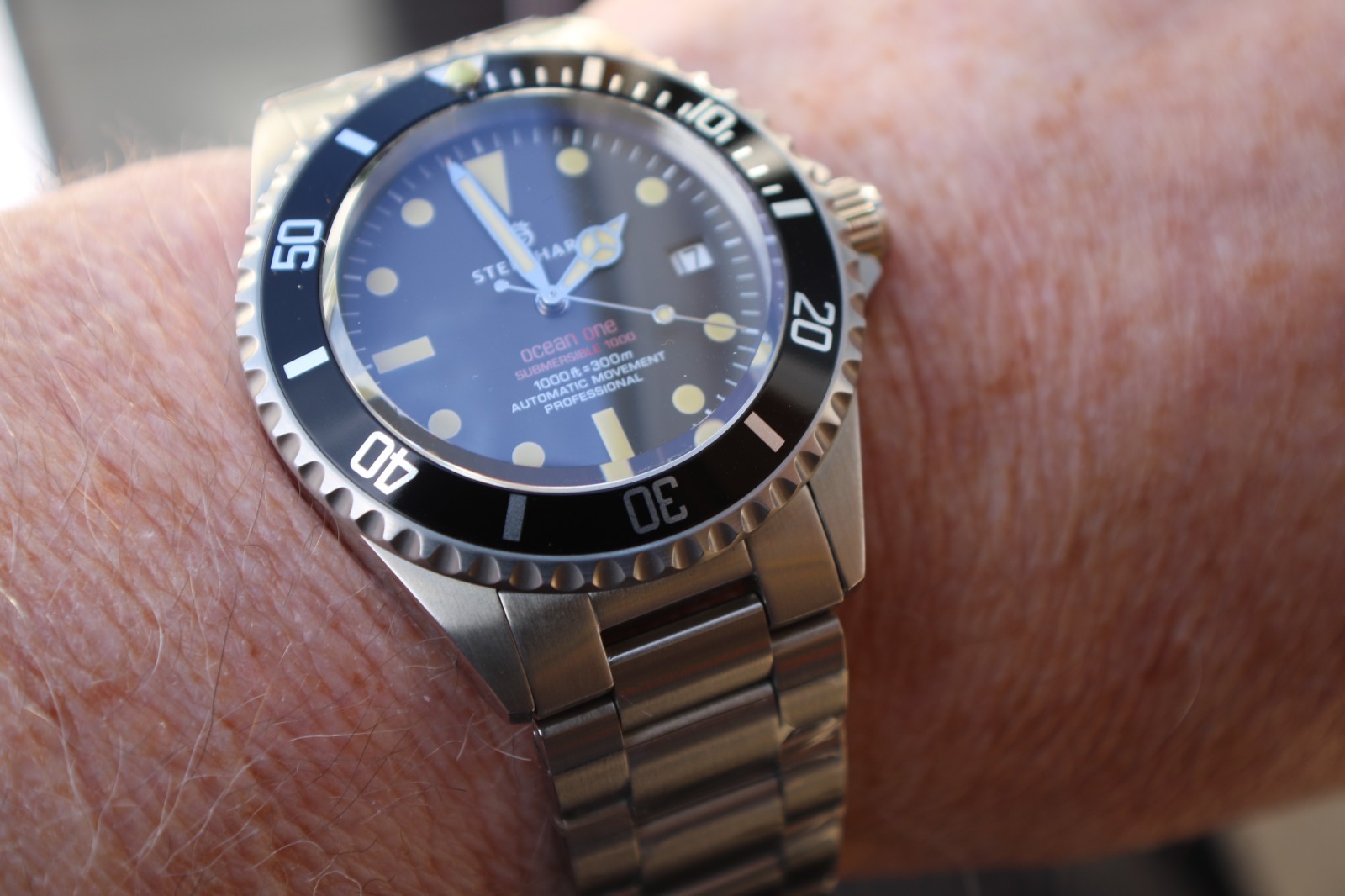 Steinhart Ocean One Premium 42mm. Boxes, Papers, Tags , A1 Condition.NOS
