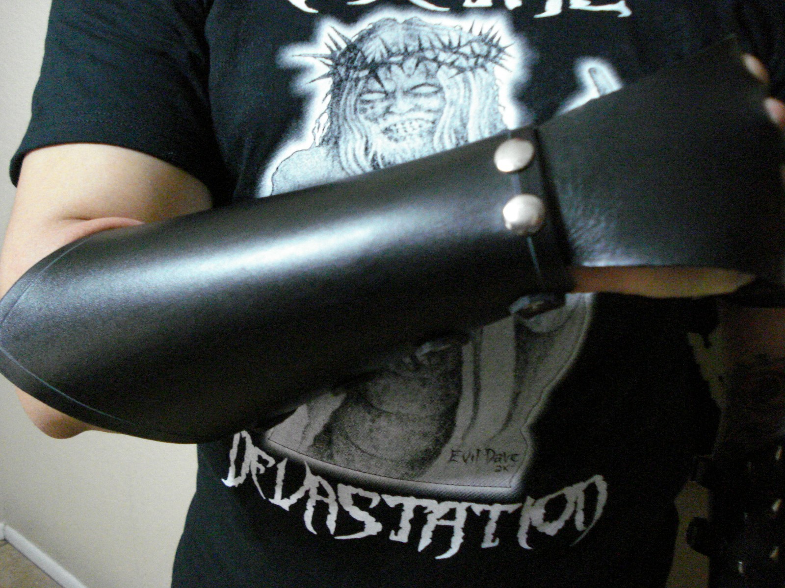 FULL PLAIN LEATHER GAUNTLET AND FIST. DEATH METAL…(MDLG0244)…..VEHEMENCE