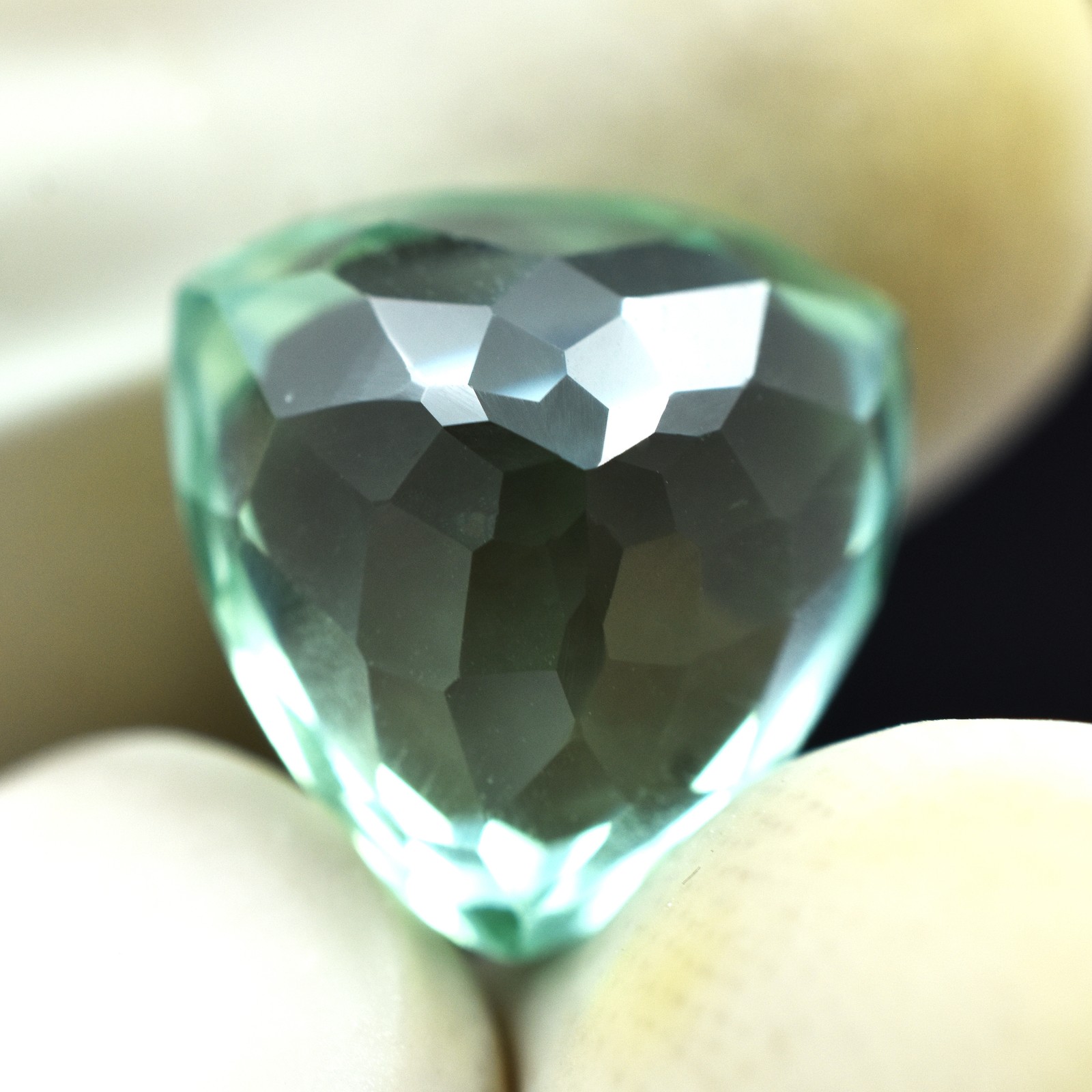 Natural Bluish Green Sapphire Trillion Cut 22.65 Ct Loose Gemstone CERTIFIED