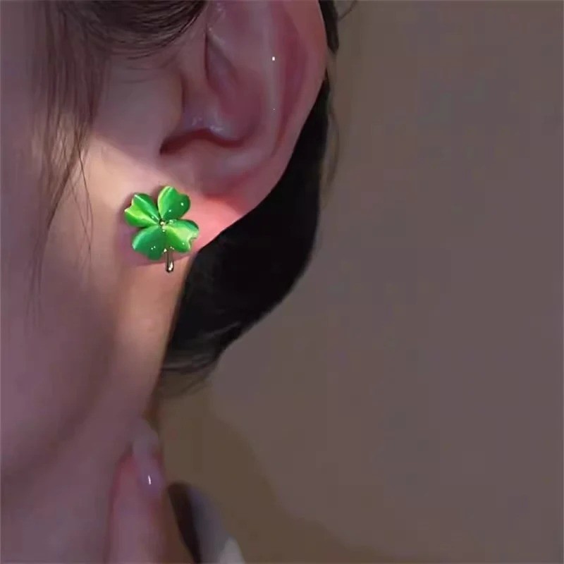 Fashion Green Leaf Stud Earrings Gold Color Metal Small Chic Daily Wear Jewelry